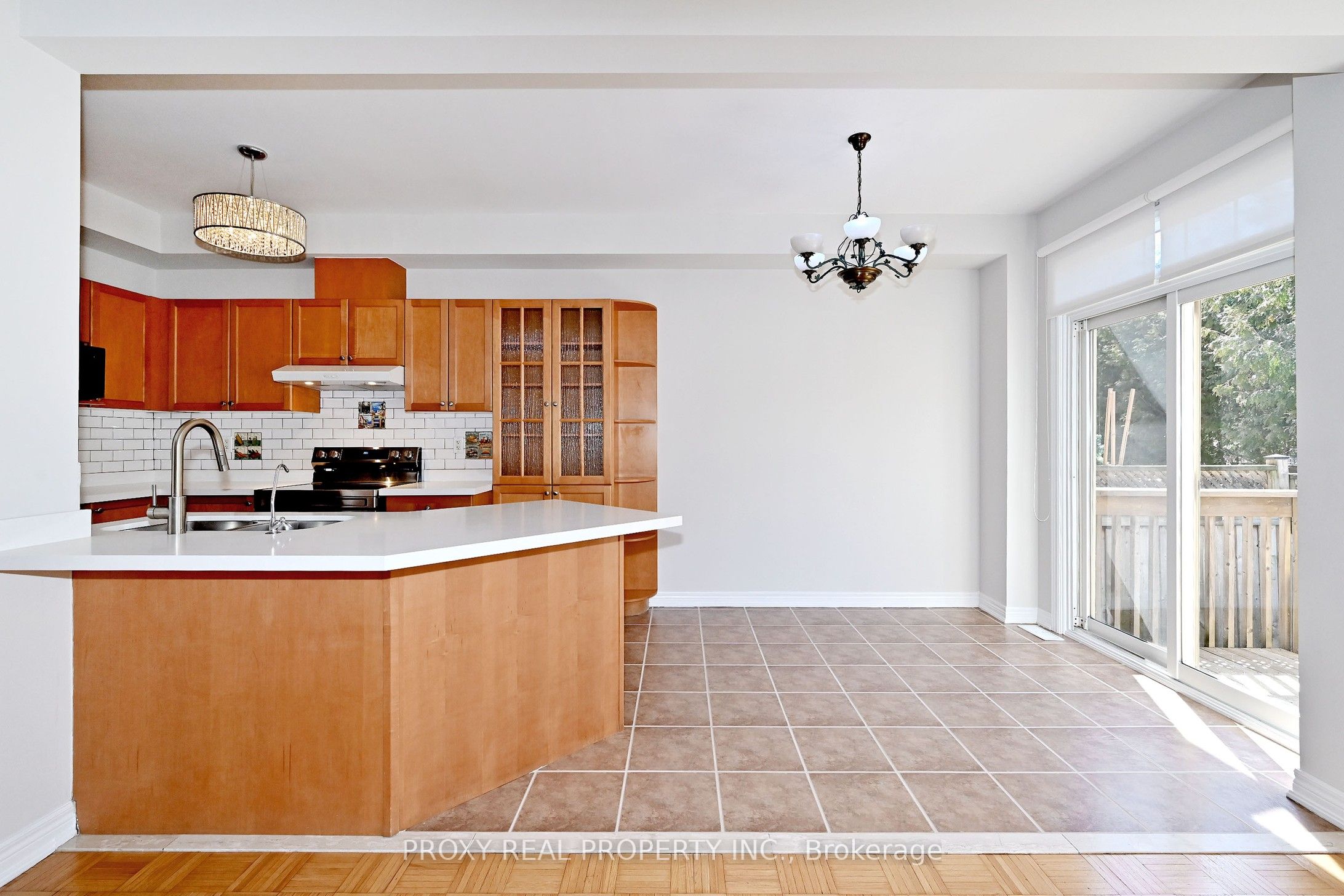 Photo 12 of 30 Gauguin Avenue, Vaughan, Patterson — HOMEH