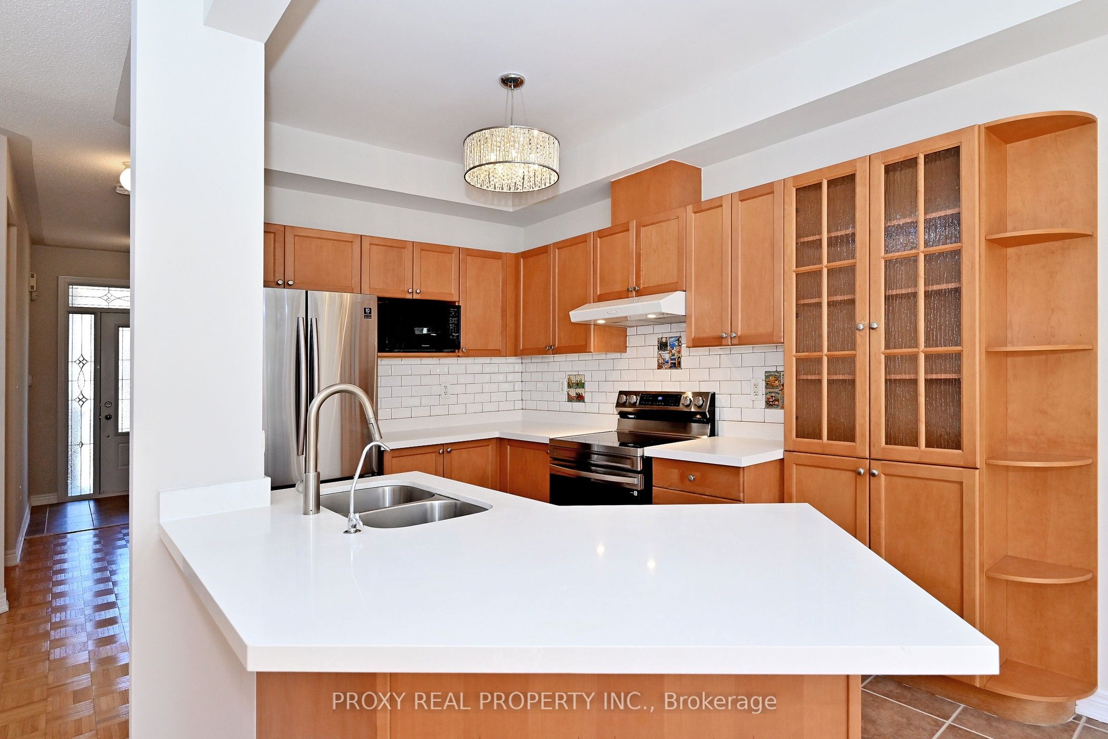 Photo 16 of 30 Gauguin Avenue, Vaughan, Patterson — HOMEH