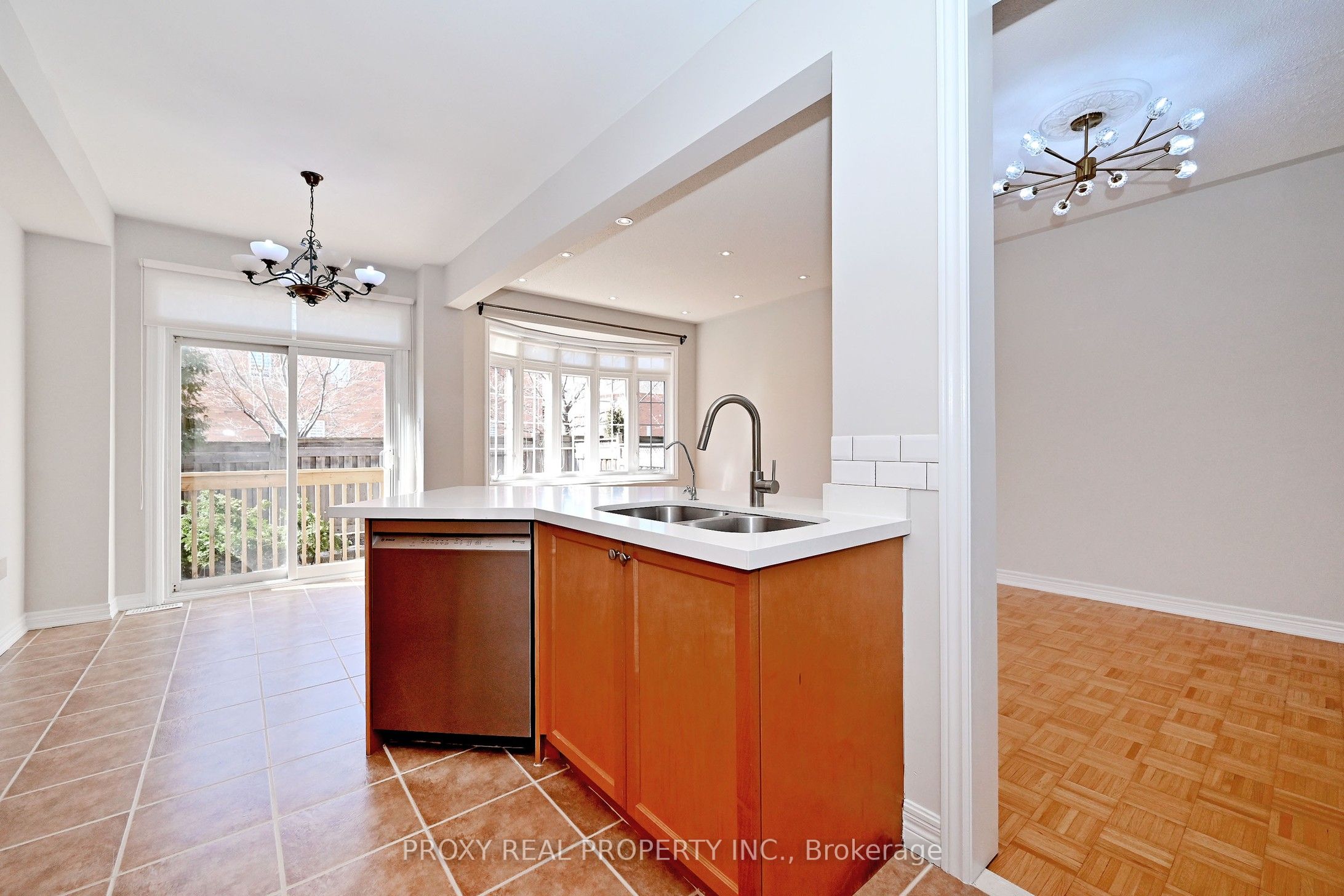 Photo 22 of 30 Gauguin Avenue, Vaughan, Patterson — HOMEH