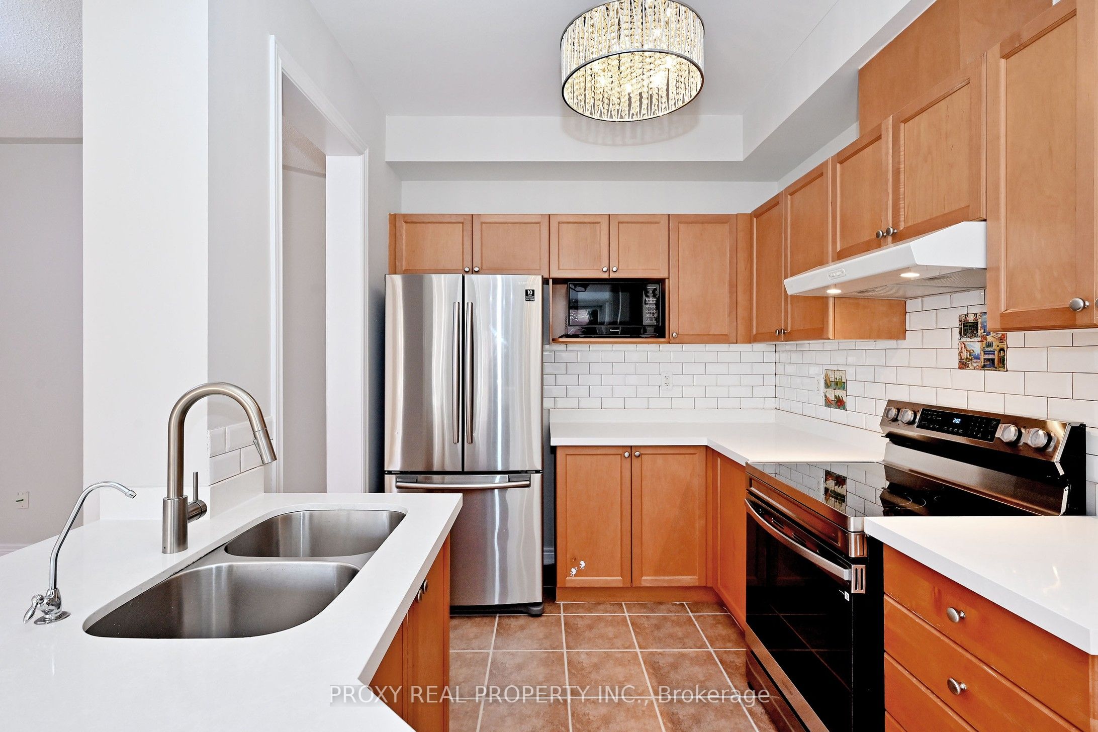 Photo 17 of 30 Gauguin Avenue, Vaughan, Patterson — HOMEH