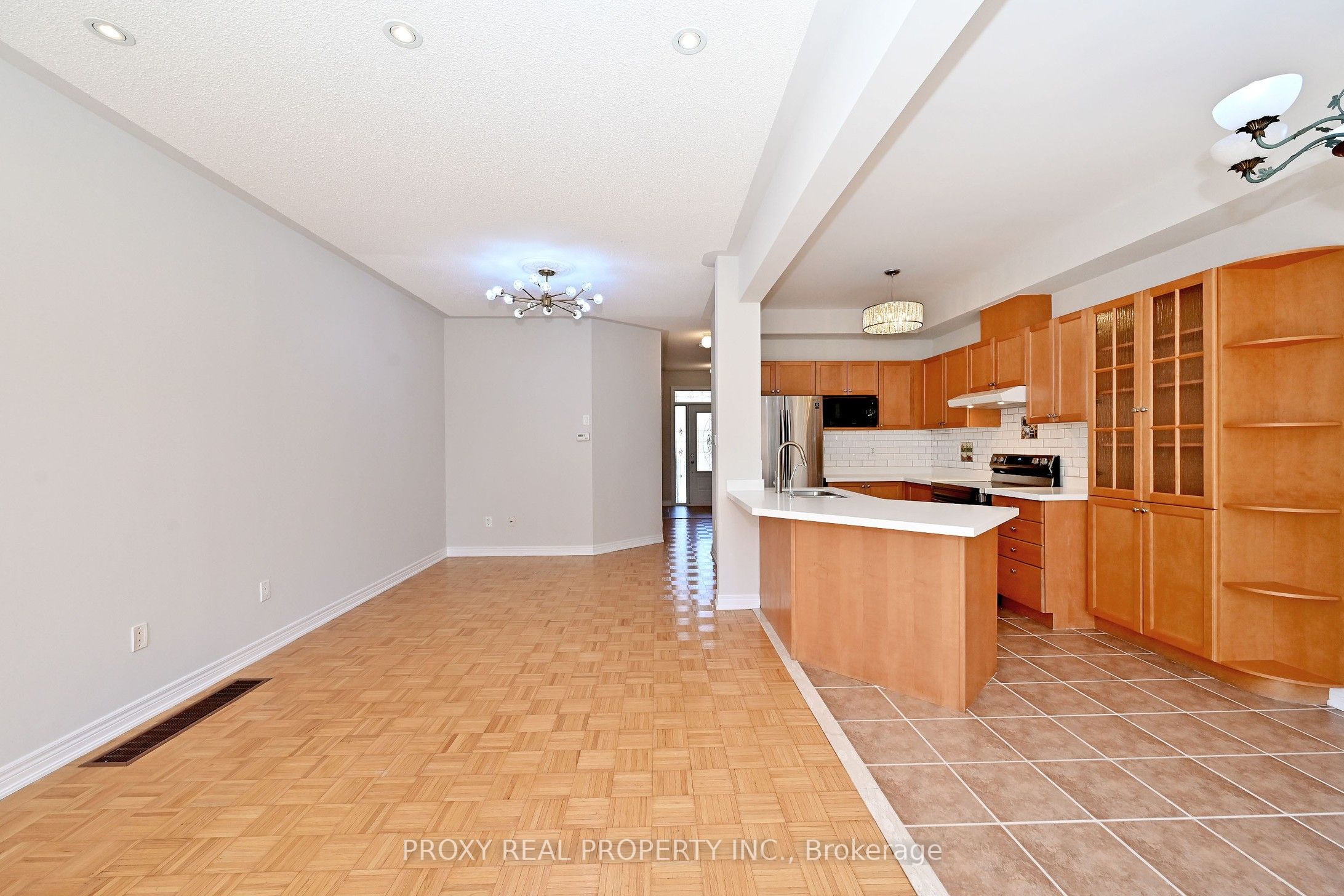 Photo 10 of 30 Gauguin Avenue, Vaughan, Patterson — HOMEH