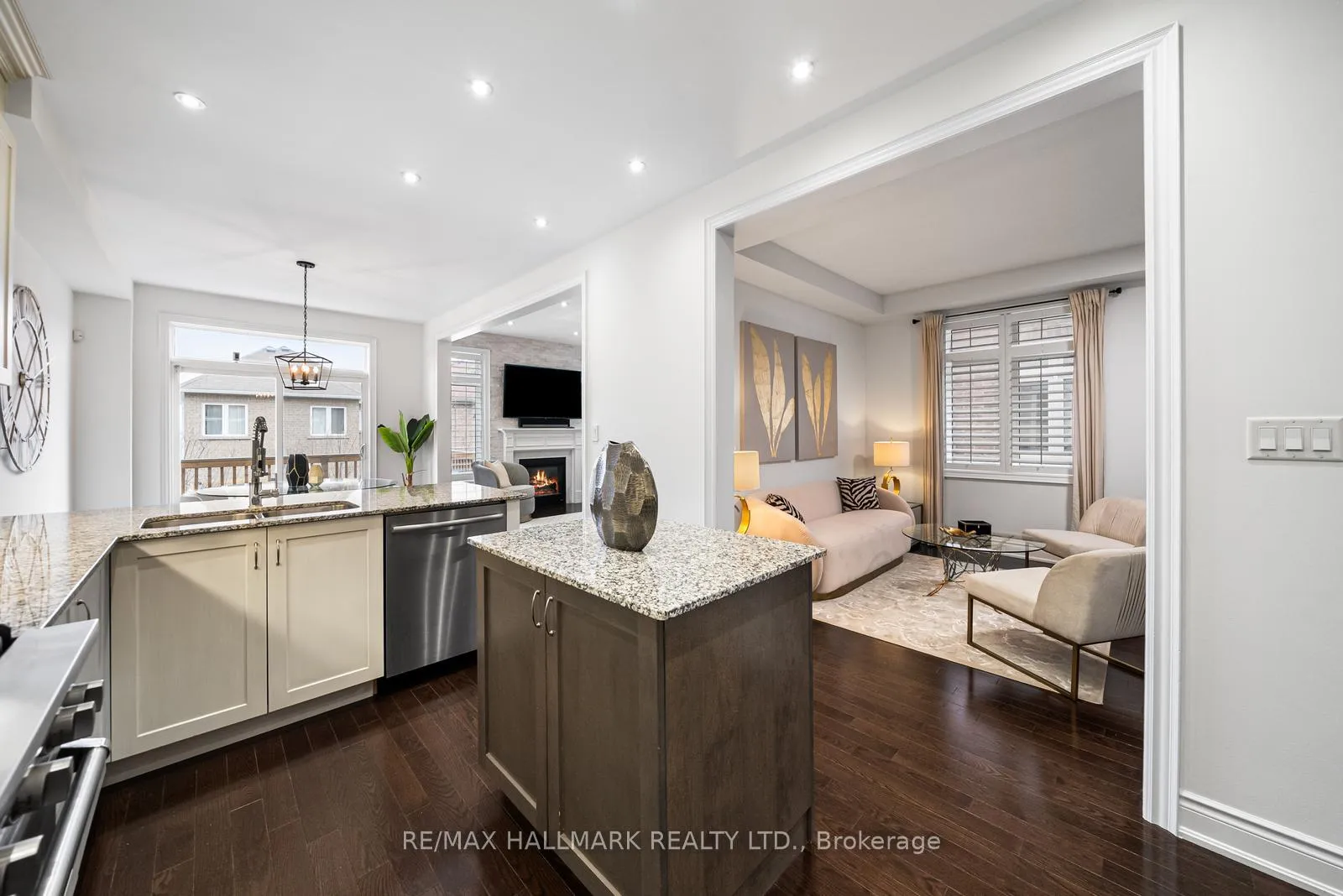 Photo 8 of 317 Oberfrick Avenue, Vaughan, Patterson — HOMEH
