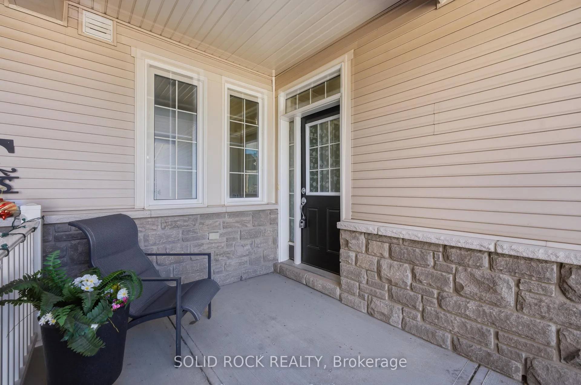 Photo 3 of 104 Laramie Crescent, Ottawa, Barrhaven - Stonebridge — HOMEH