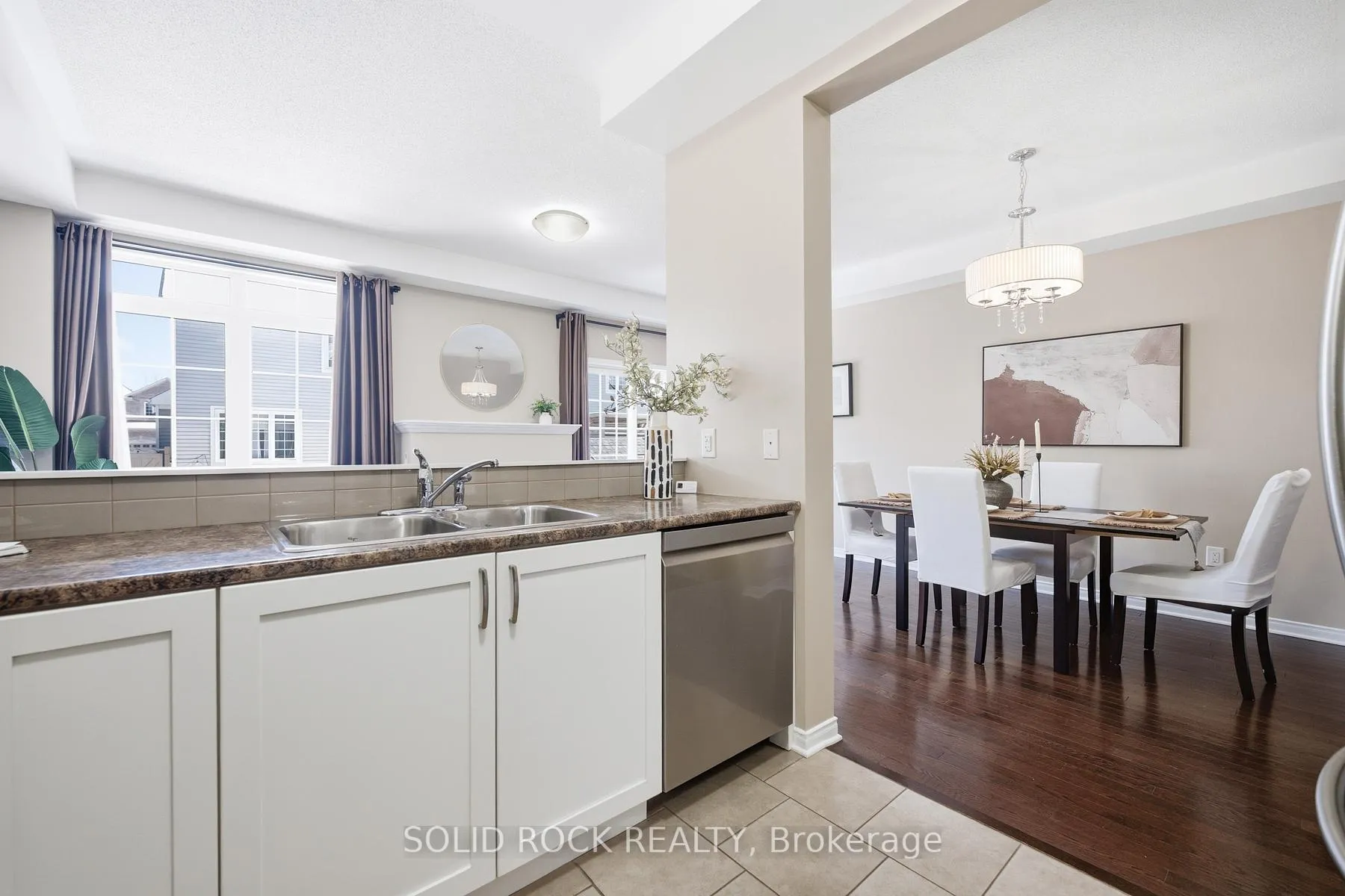 Photo 16 of 104 Laramie Crescent, Ottawa, Barrhaven - Stonebridge — HOMEH