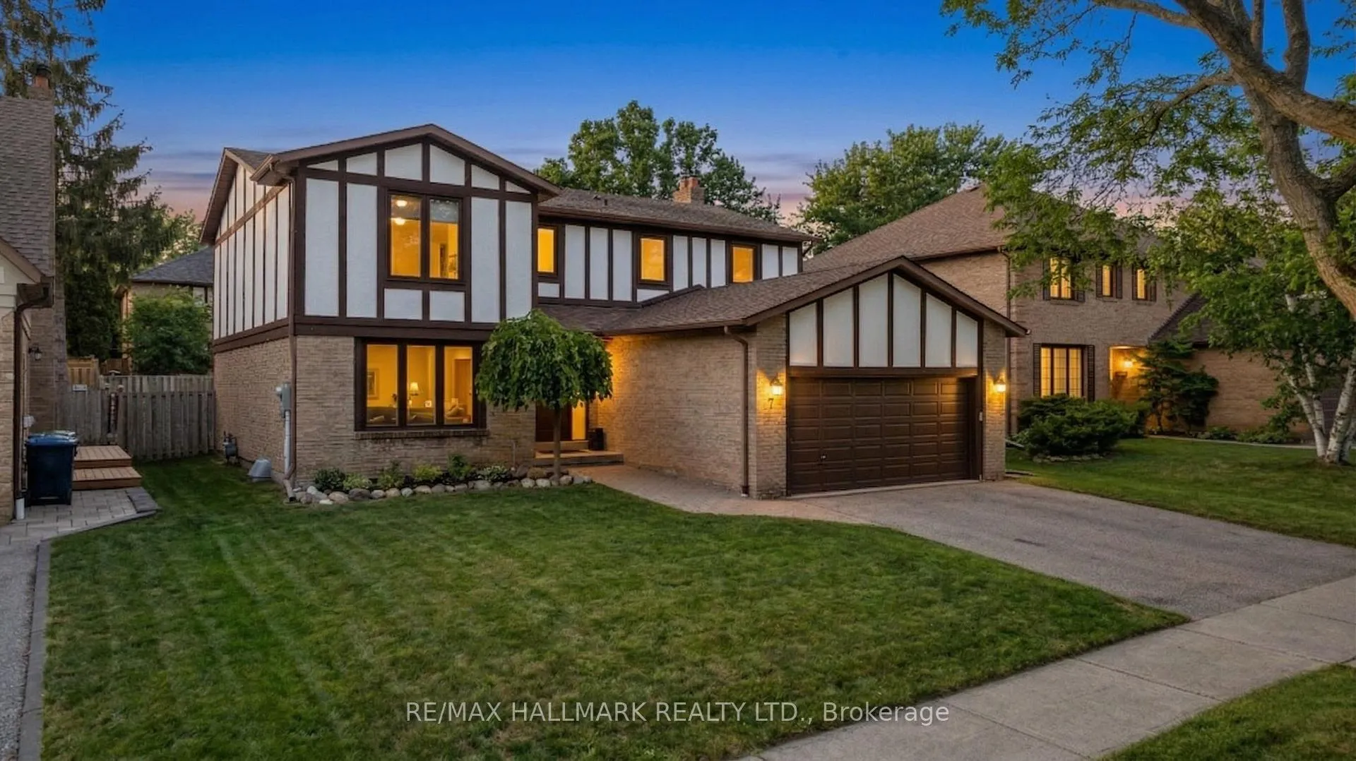 Photo 2 of 7 Delbeatrice Crescent, Scarborough, Centennial Scarborough — HOMEH