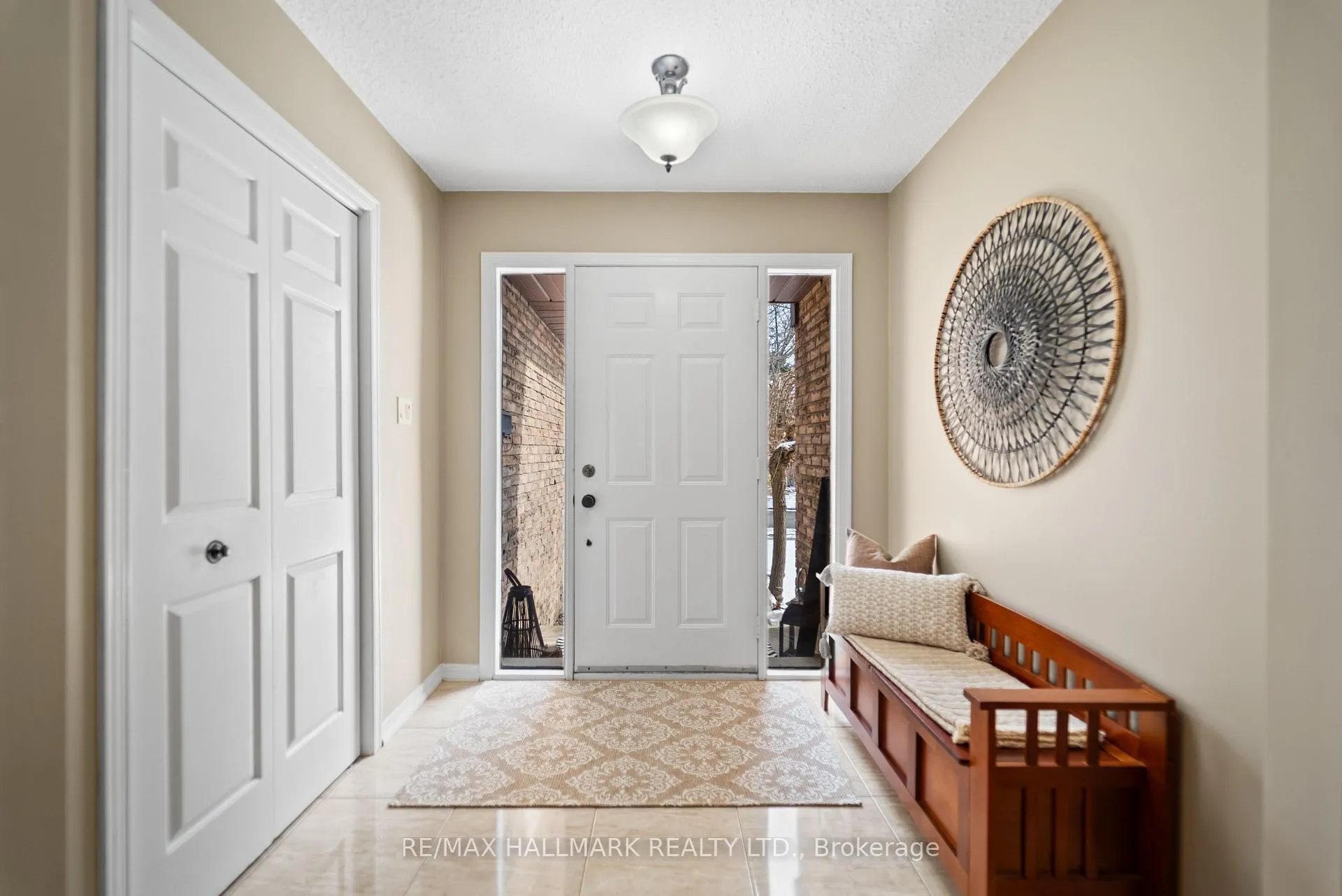Photo 3 of 7 Delbeatrice Crescent, Scarborough, Centennial Scarborough — HOMEH