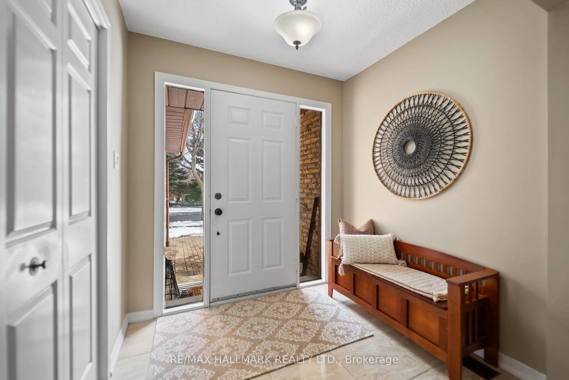 Photo 4 of 7 Delbeatrice Crescent, Scarborough, Centennial Scarborough — HOMEH