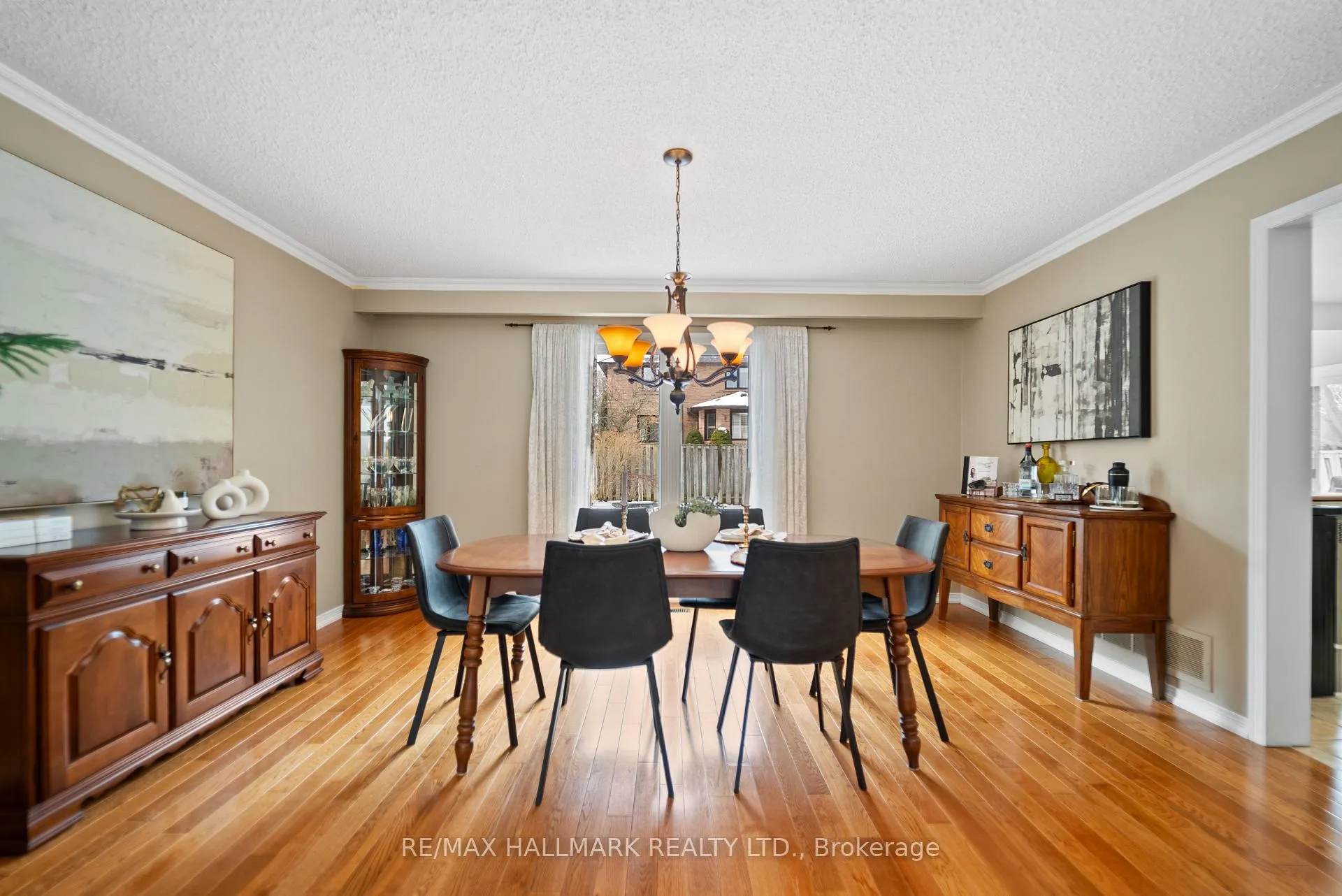 Photo 8 of 7 Delbeatrice Crescent, Scarborough, Centennial Scarborough — HOMEH