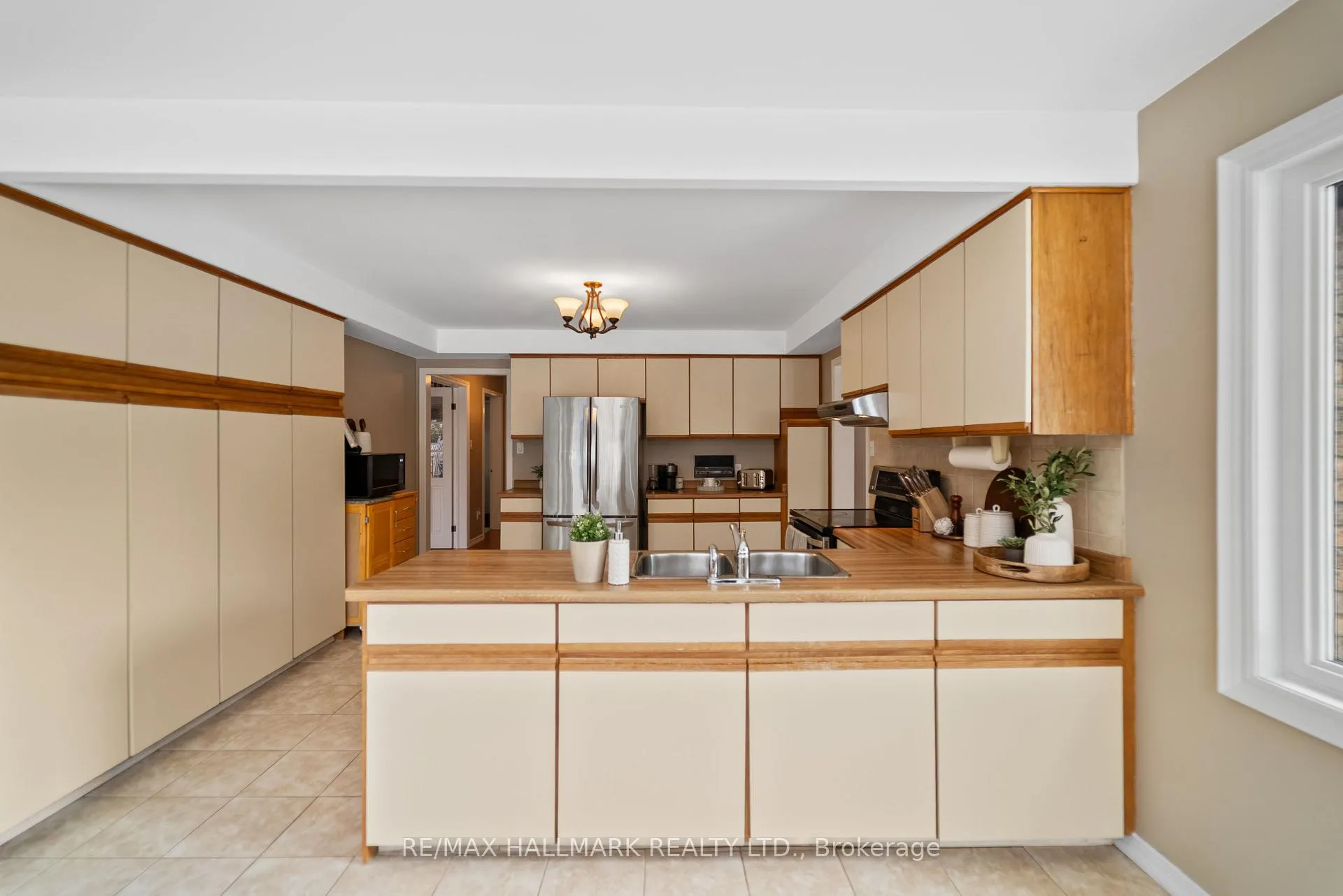 Photo 15 of 7 Delbeatrice Crescent, Scarborough, Centennial Scarborough — HOMEH
