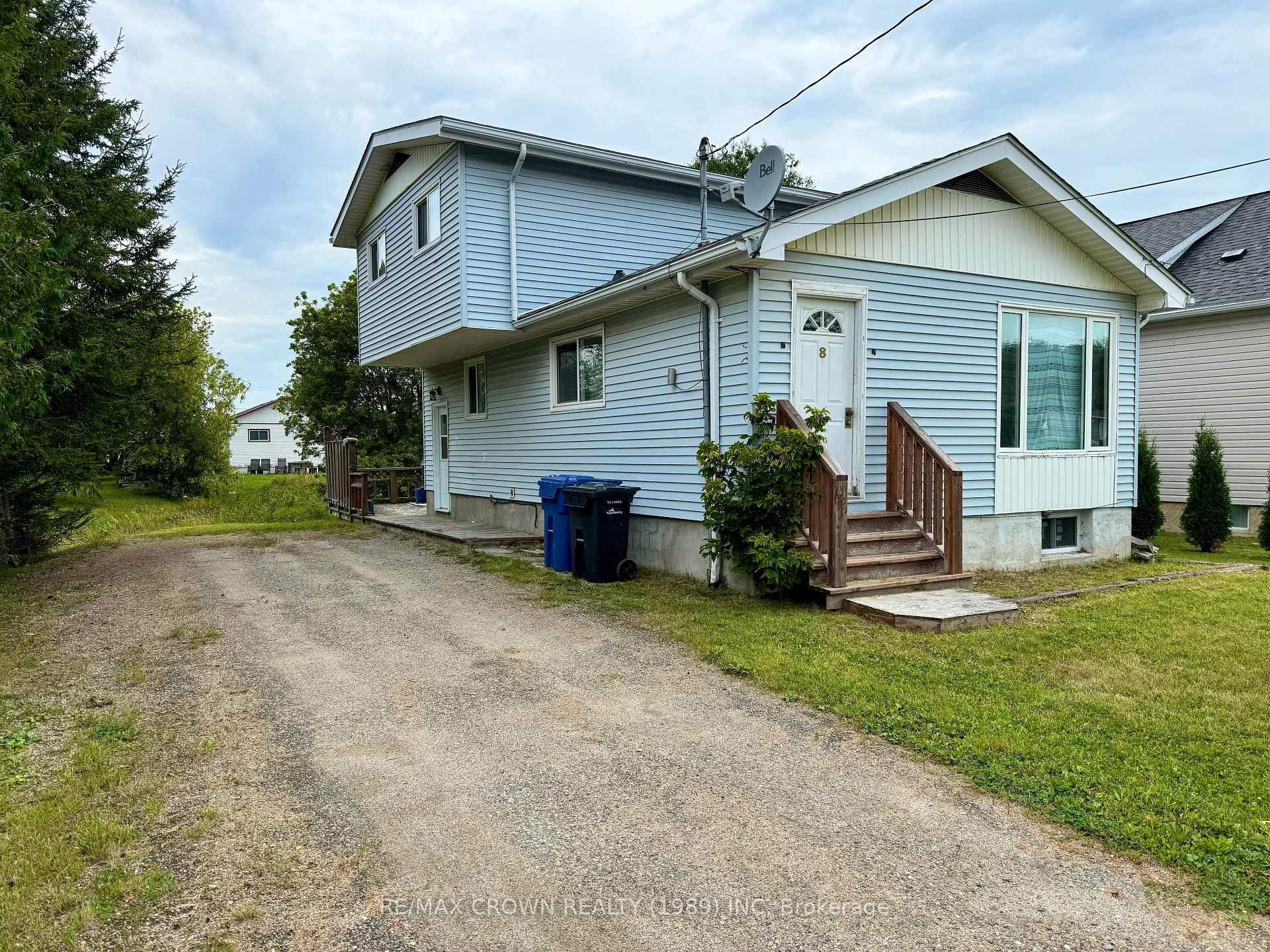 Photo 1 of 8 Wolfe Street, Kapuskasing — HOMEH