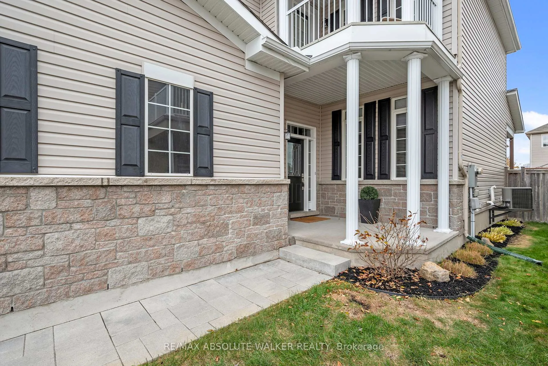 Photo 3 of 169 Streamside Crescent, Ottawa, Kanata - Morgan's Grant/South March — HOMEH