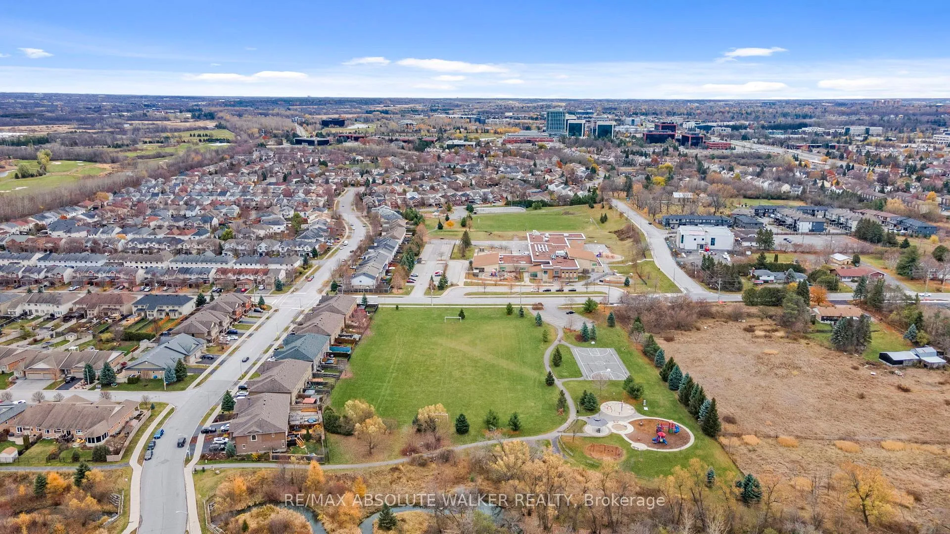 Photo 8 of 169 Streamside Crescent, Ottawa, Kanata - Morgan's Grant/South March — HOMEH
