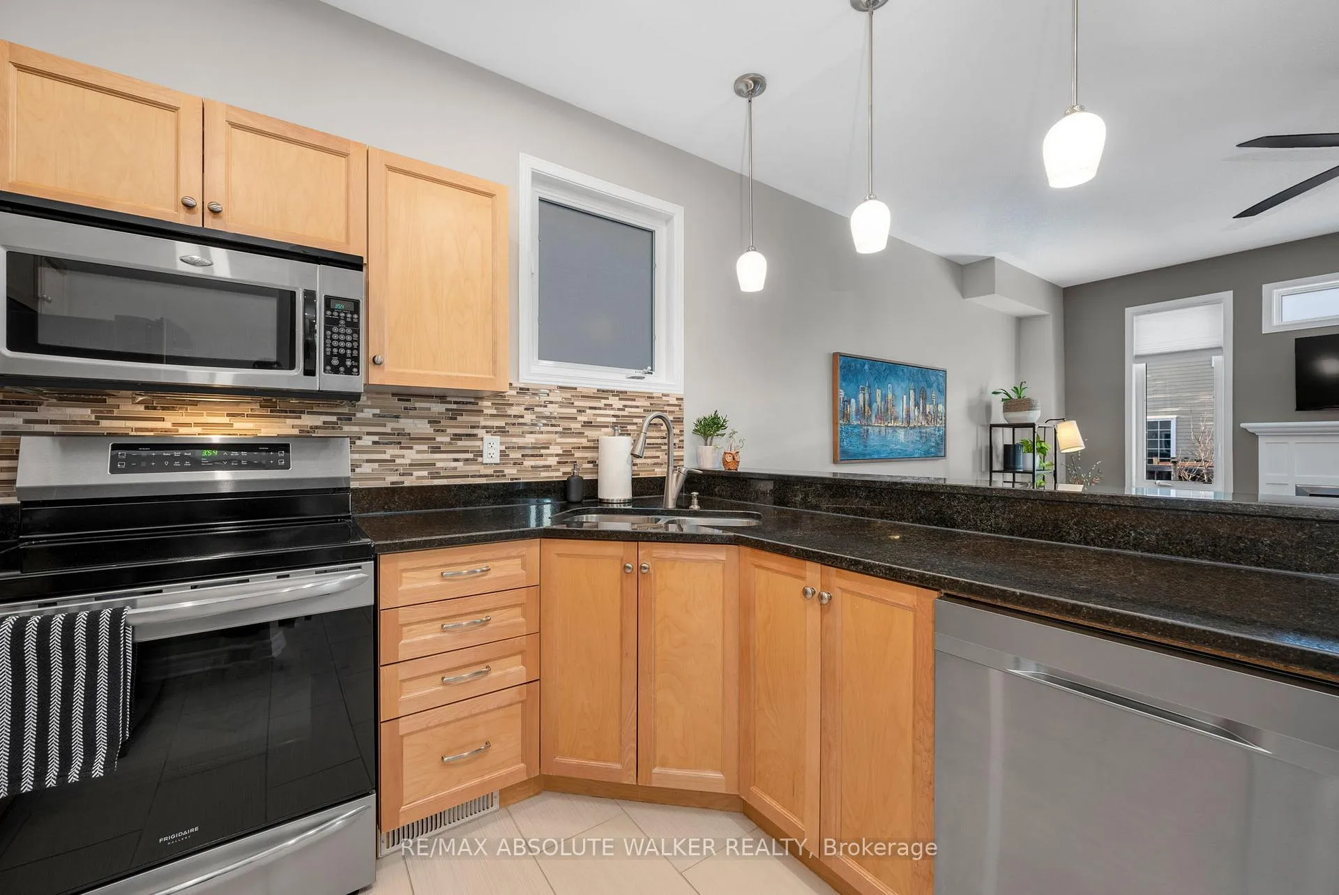 Photo 19 of 169 Streamside Crescent, Ottawa, Kanata - Morgan's Grant/South March — HOMEH