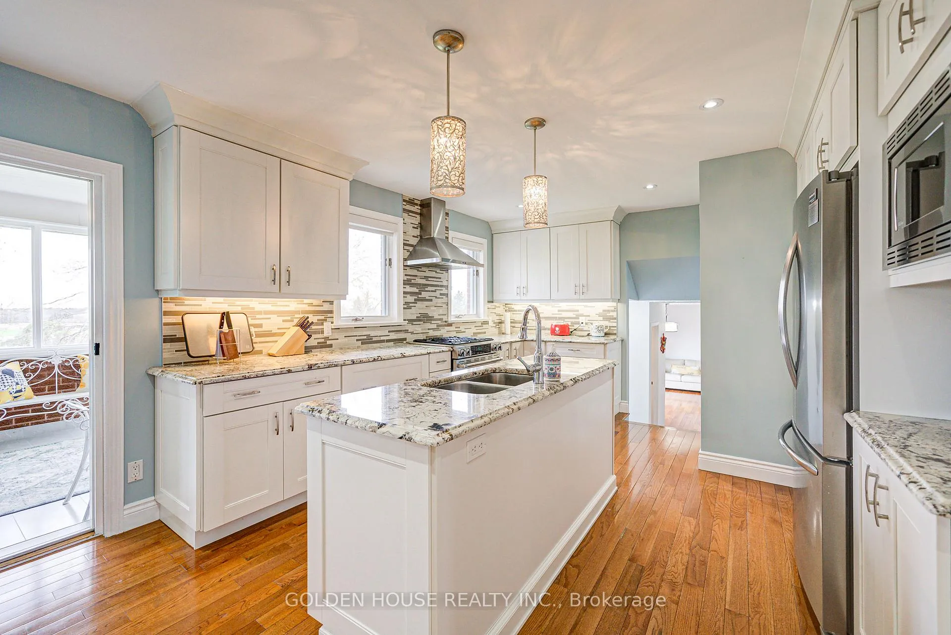 Photo 10 of 53 West Park Heights, Georgina, Keswick South — HOMEH