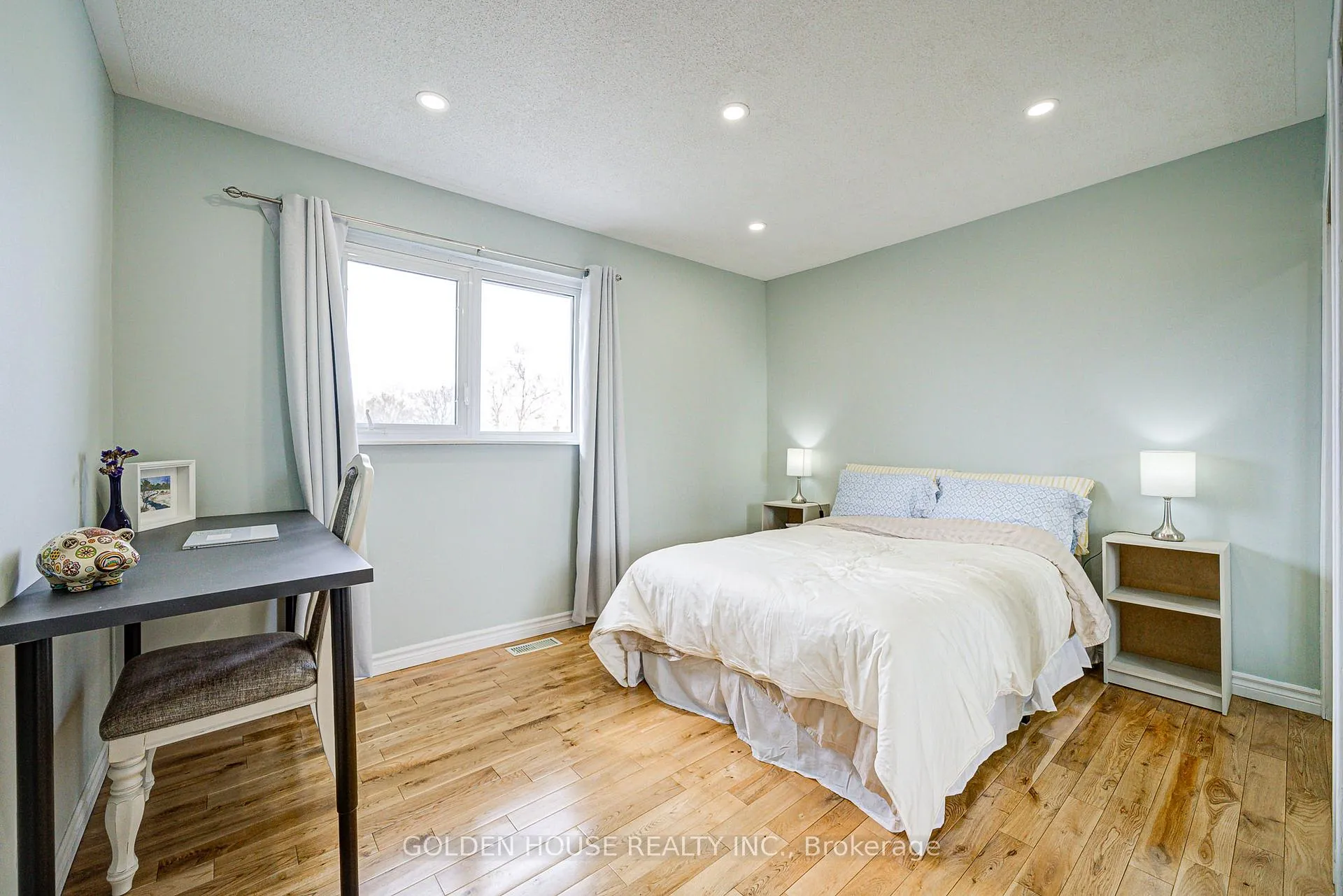 Photo 26 of 53 West Park Heights, Georgina, Keswick South — HOMEH