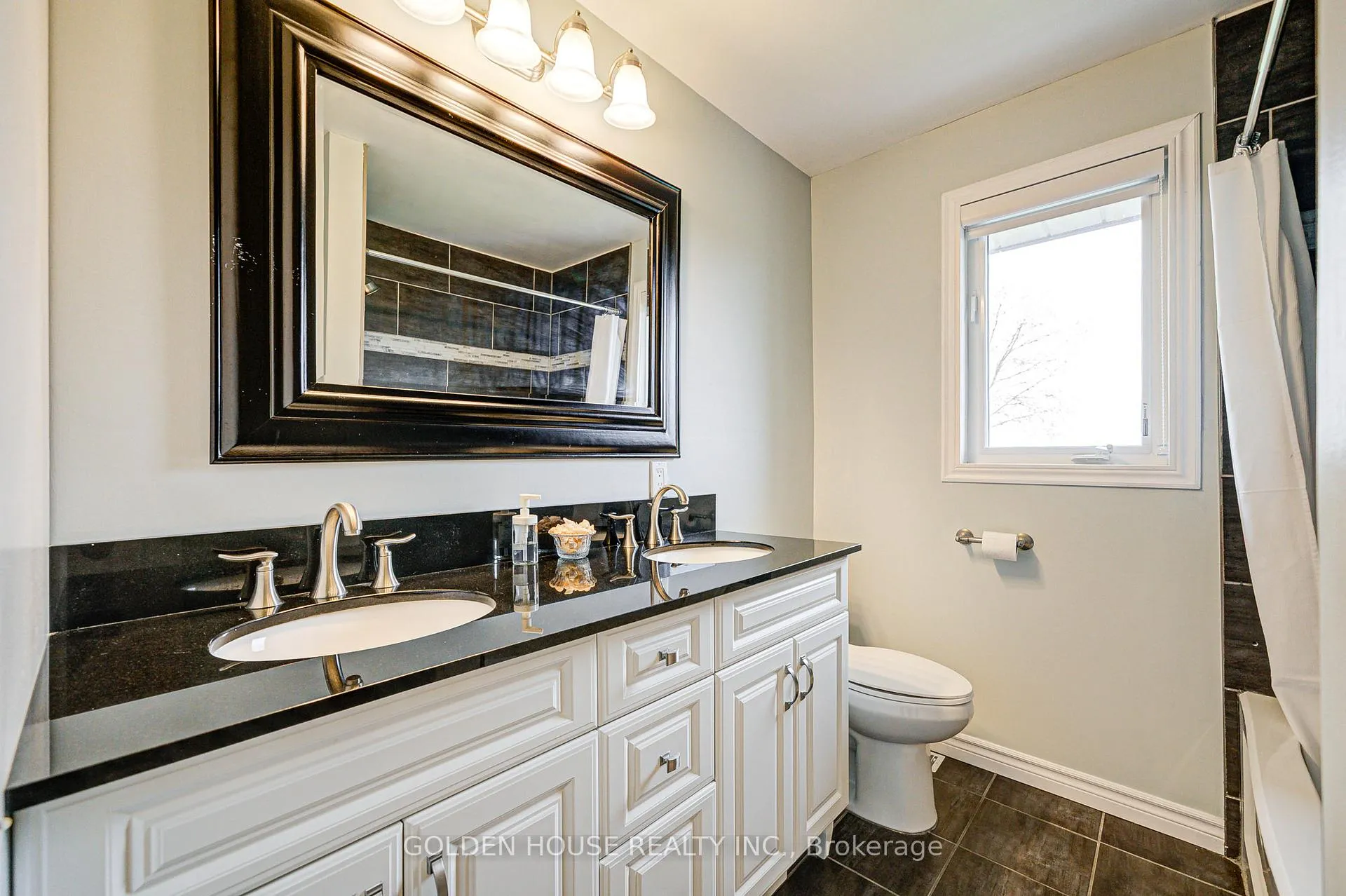 Photo 27 of 53 West Park Heights, Georgina, Keswick South — HOMEH