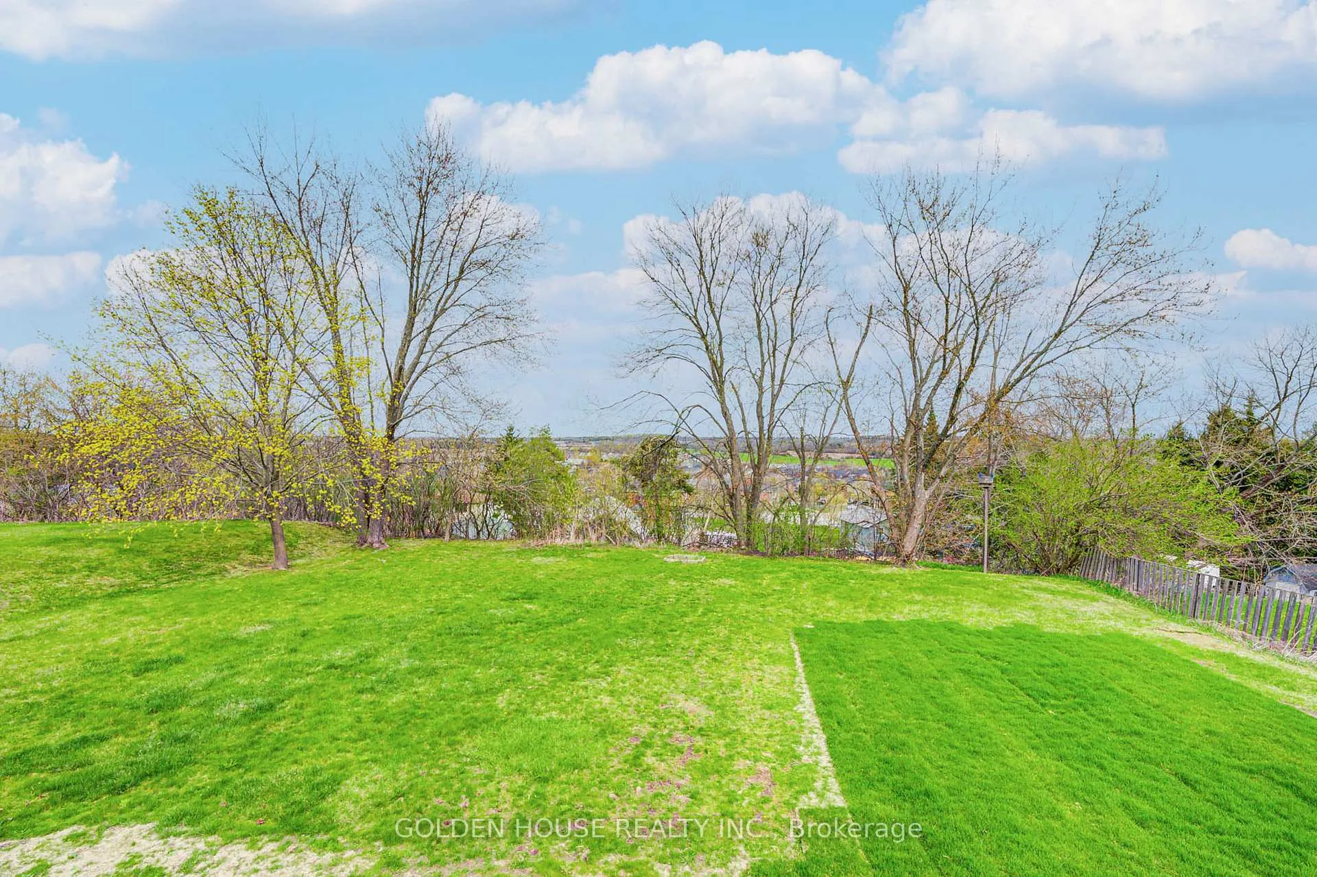 Photo 34 of 53 West Park Heights, Georgina, Keswick South — HOMEH