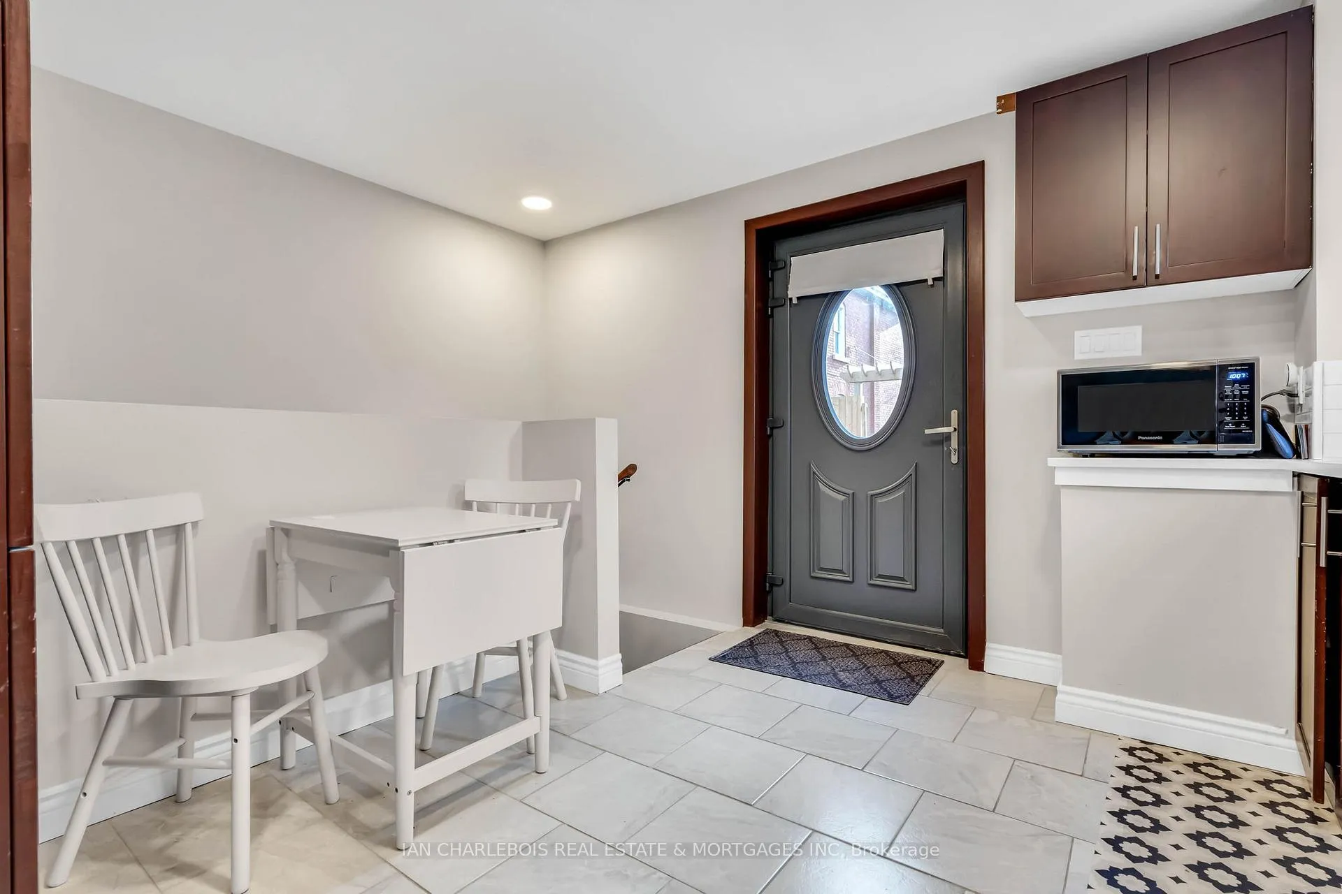 Photo 3 of Unit C, 7 Rosebery Avenue, Ottawa, Glebe — HOMEH