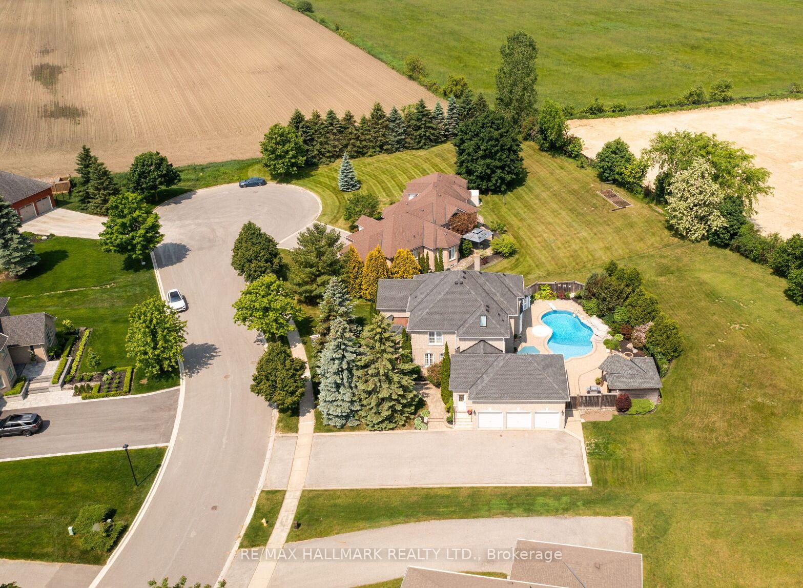 Photo 2 of 37 Witherspoon Way, King, Nobleton — HOMEH