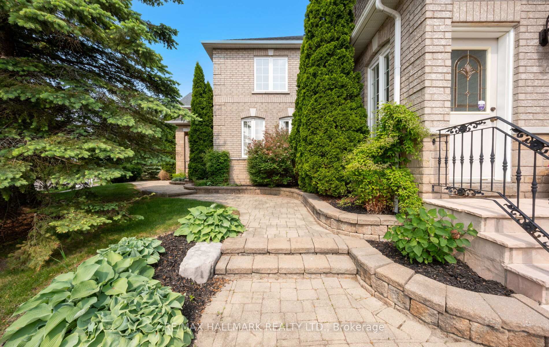 Photo 4 of 37 Witherspoon Way, King, Nobleton — HOMEH