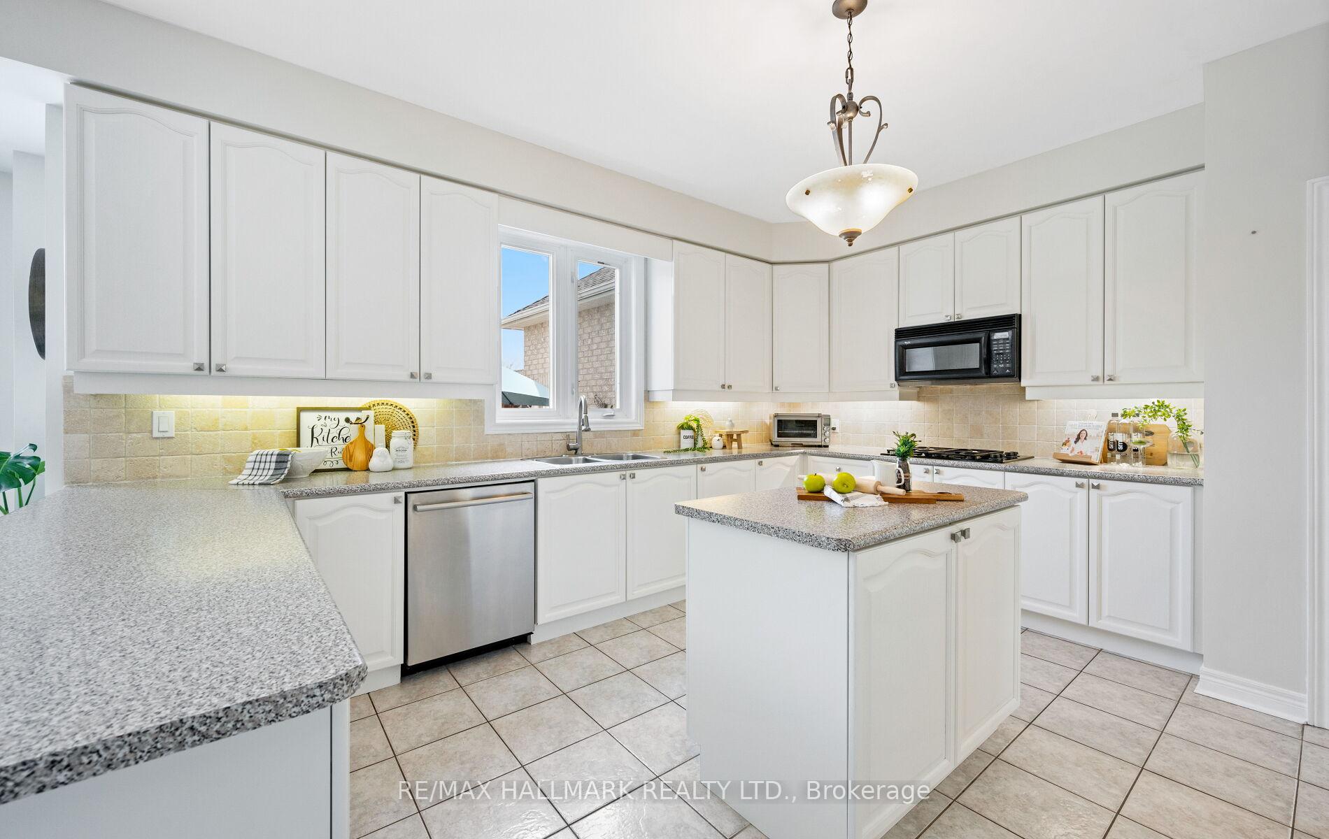 Photo 18 of 37 Witherspoon Way, King, Nobleton — HOMEH