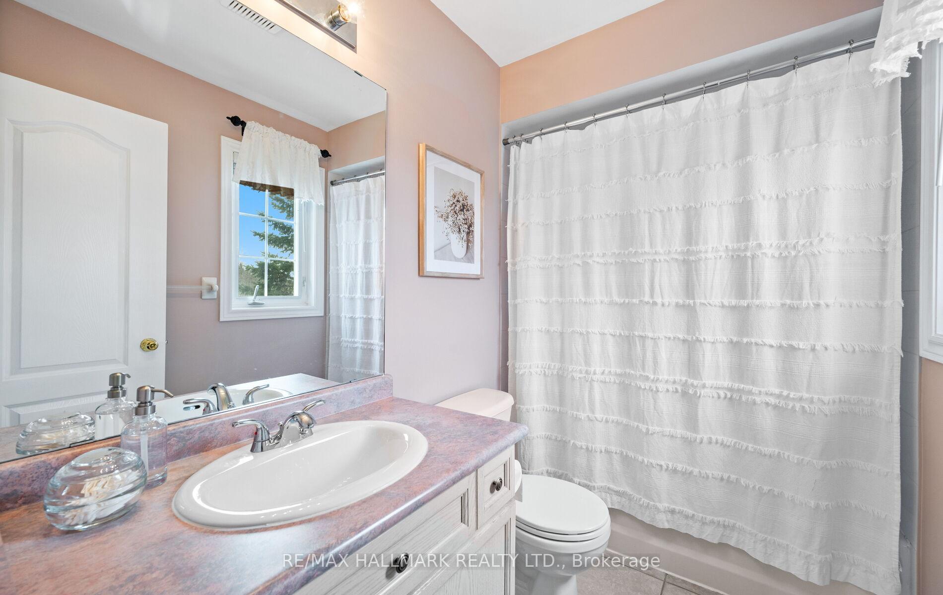 Photo 32 of 37 Witherspoon Way, King, Nobleton — HOMEH