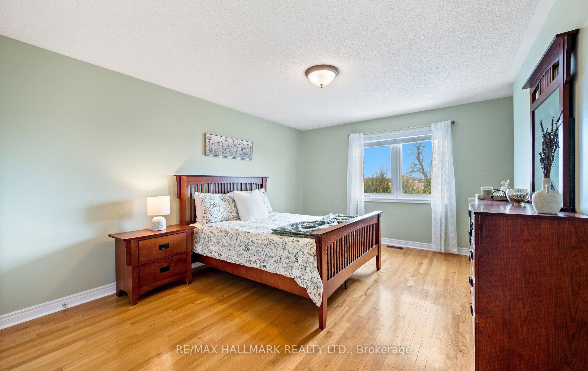 Photo 33 of 37 Witherspoon Way, King, Nobleton — HOMEH
