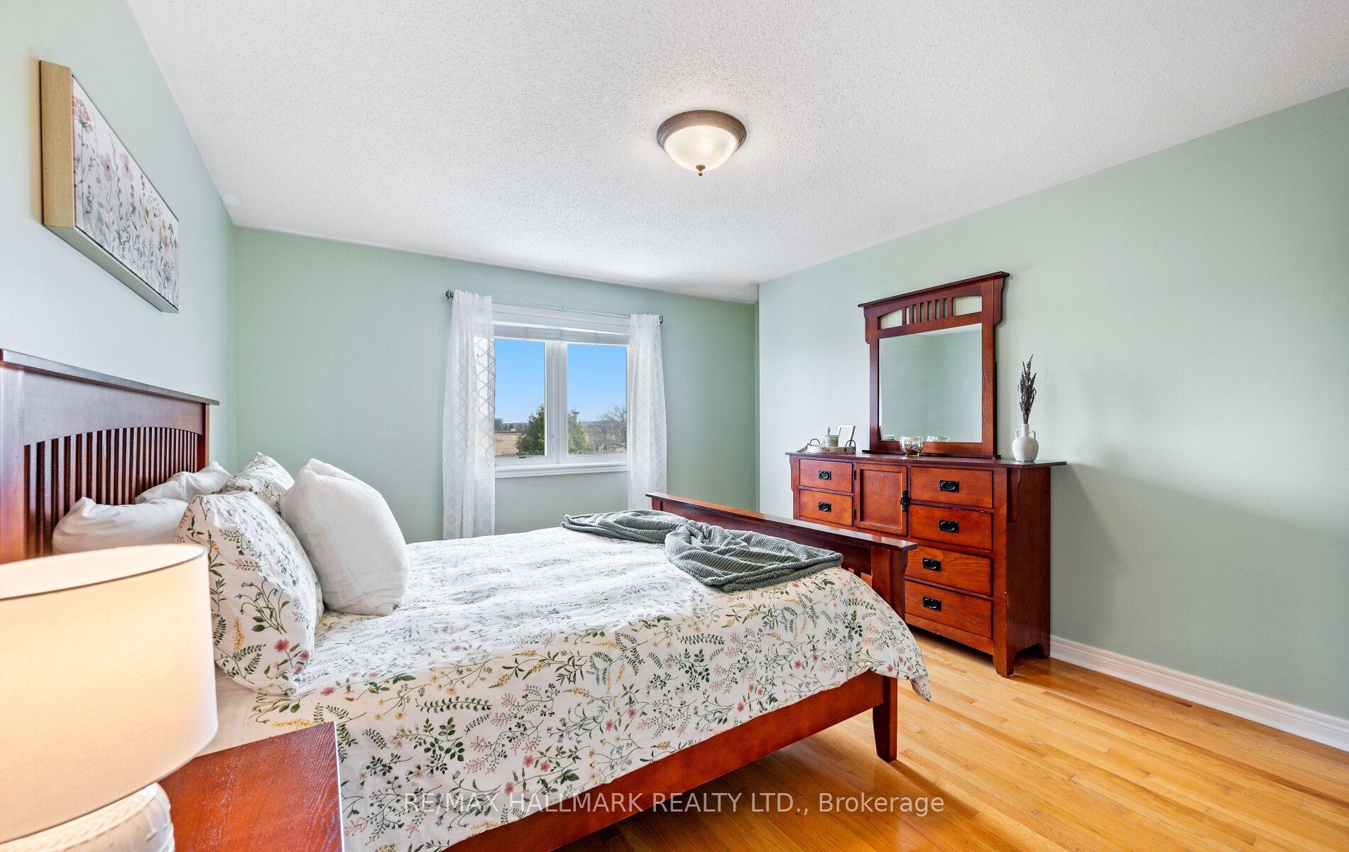 Photo 34 of 37 Witherspoon Way, King, Nobleton — HOMEH