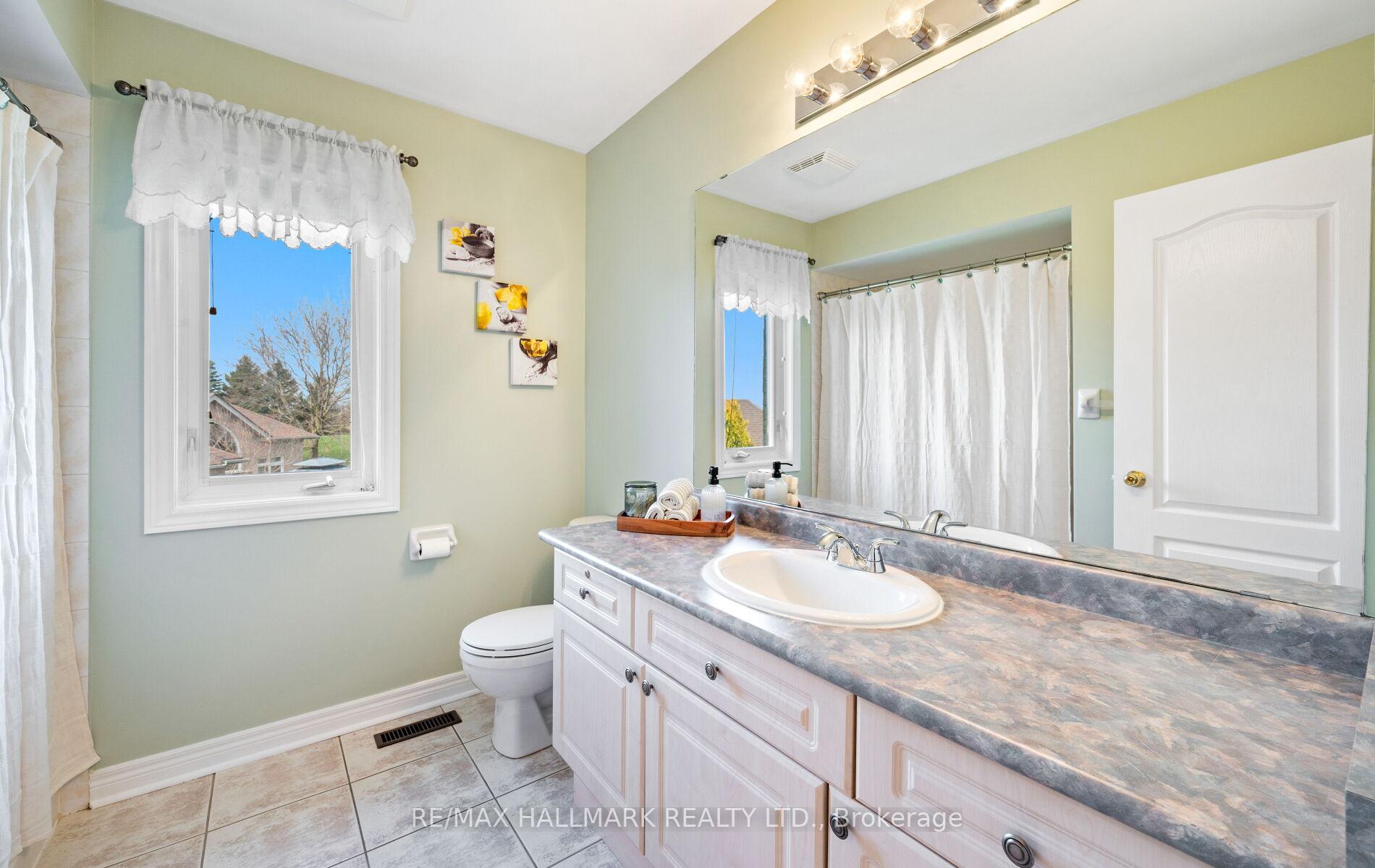 Photo 35 of 37 Witherspoon Way, King, Nobleton — HOMEH