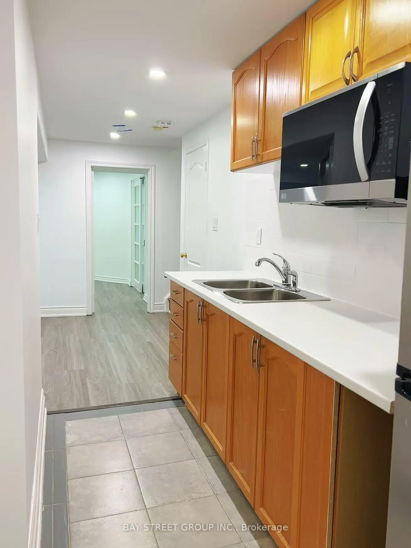 Photo 3 of Unit Basement, 255 Stonebridge Drive, Markham, Berczy — HOMEH