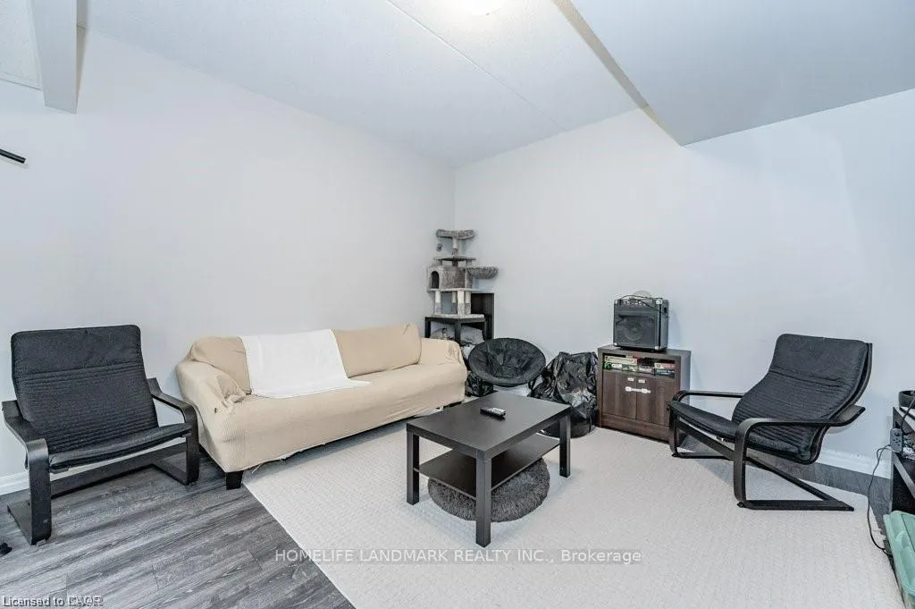 Photo 15 of Unit #1002, 8 Hickory Street, Waterloo, Beechwood/University — HOMEH
