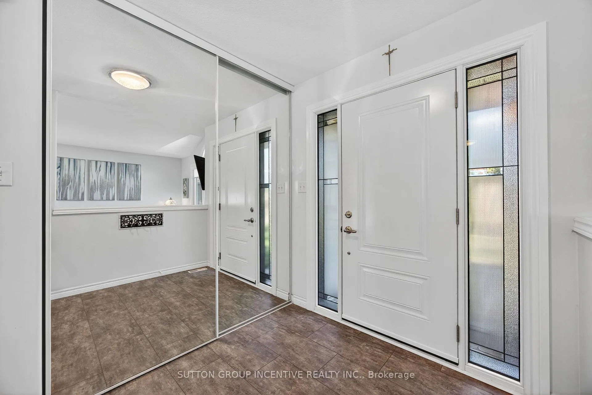 Photo 4 of 63 Nicklaus Drive, Barrie, East Bayfield — HOMEH