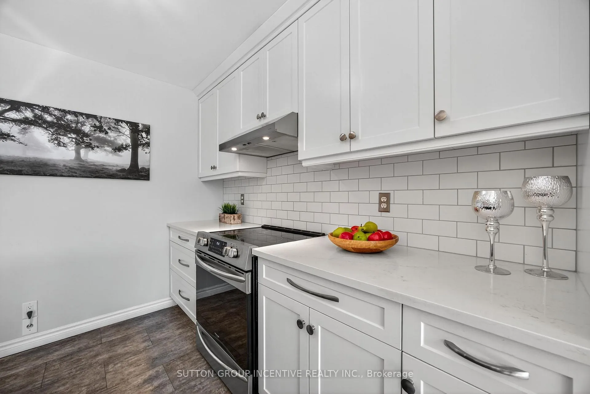 Photo 15 of 63 Nicklaus Drive, Barrie, East Bayfield — HOMEH