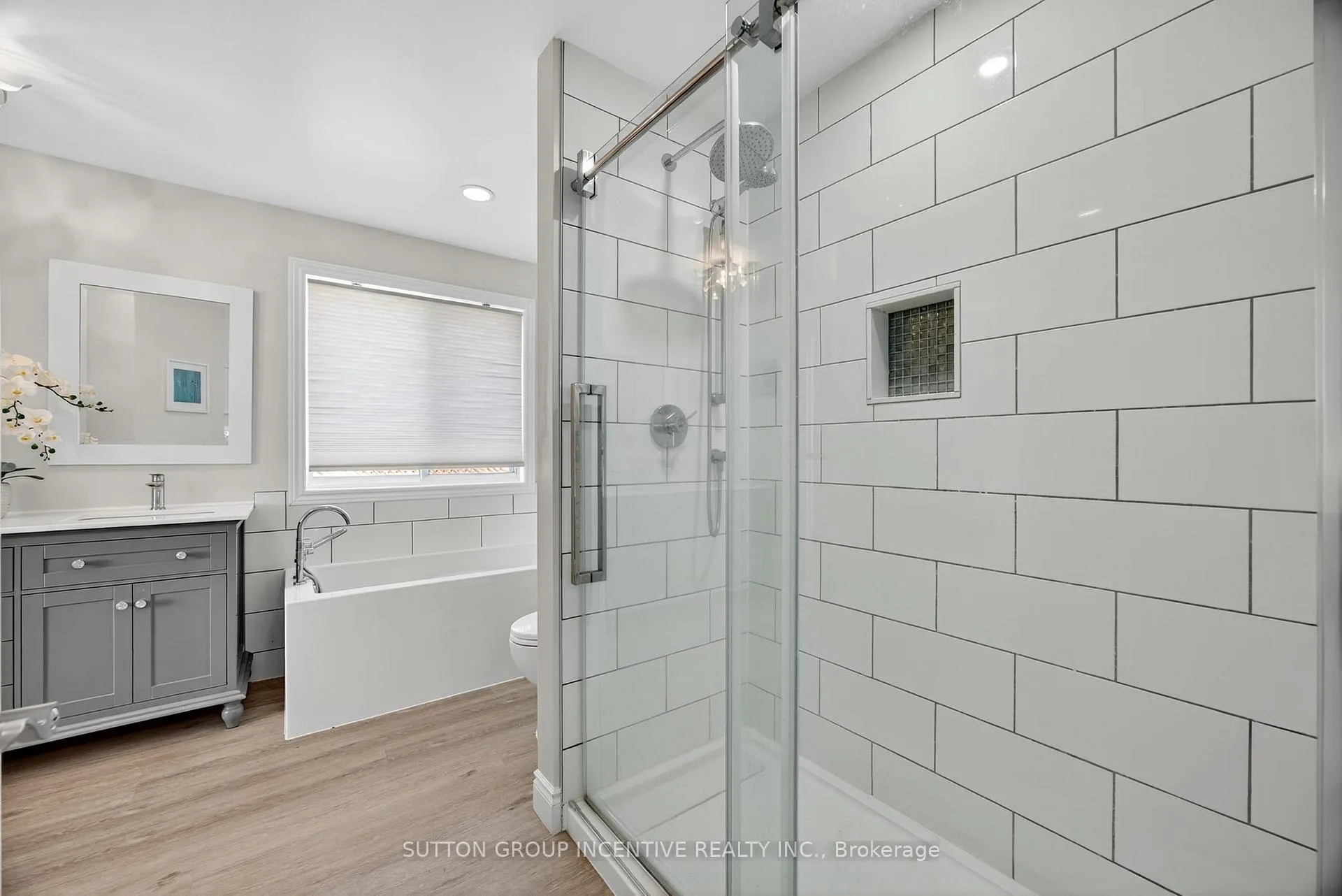 Photo 22 of 63 Nicklaus Drive, Barrie, East Bayfield — HOMEH