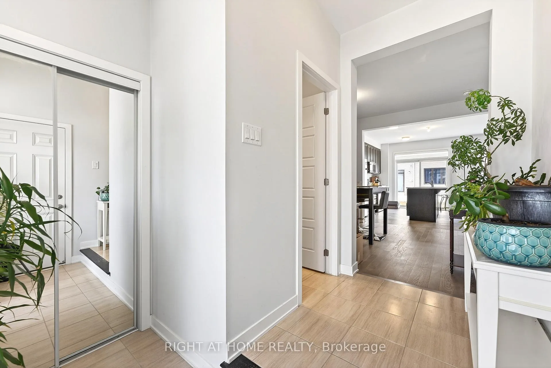 Photo 3 of 502 Culdaff Road, Ottawa, Stittsville (North) — HOMEH