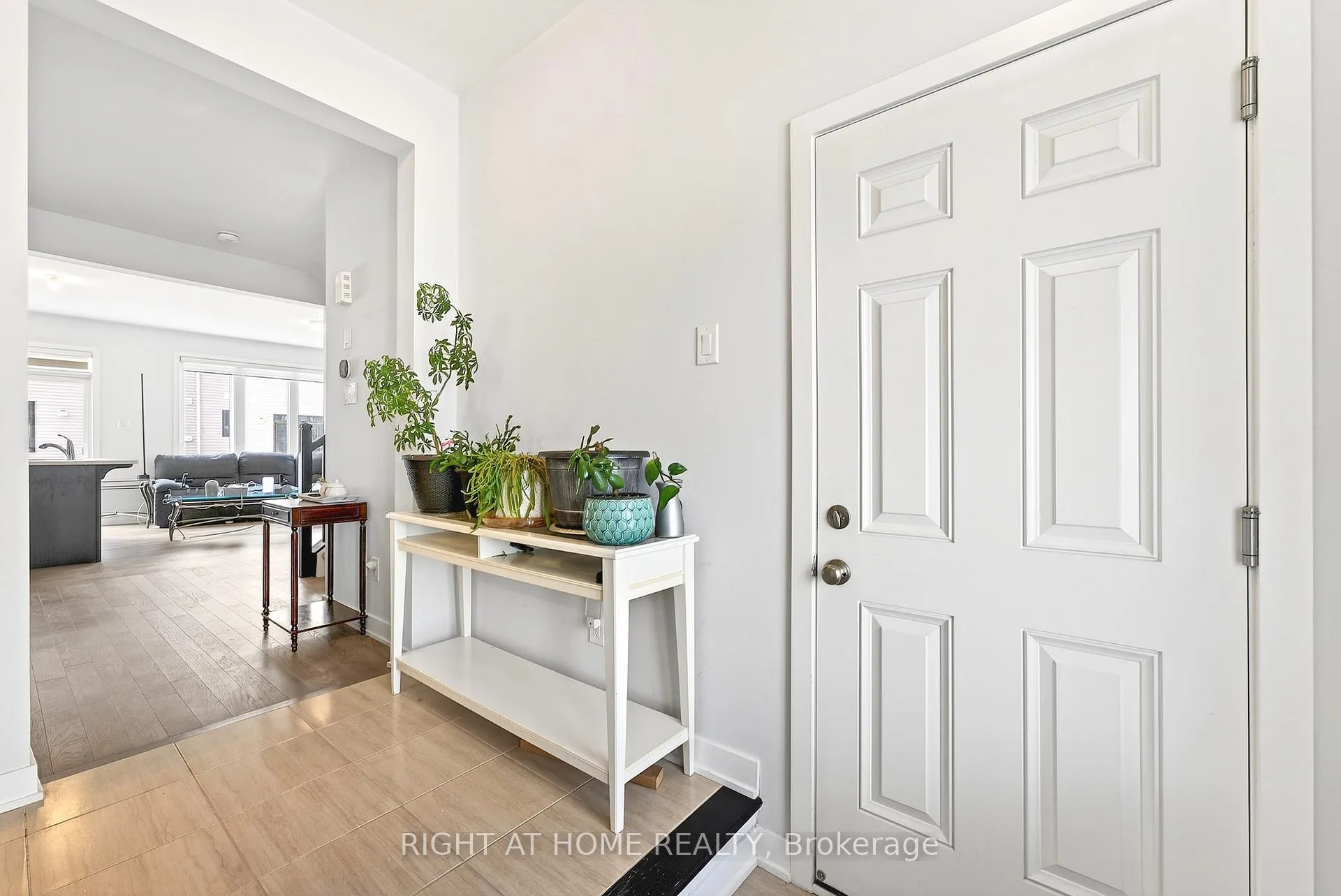 Photo 4 of 502 Culdaff Road, Ottawa, Stittsville (North) — HOMEH