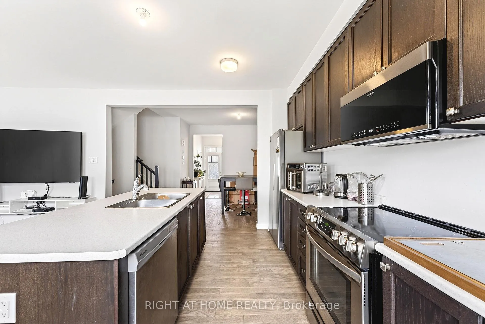 Photo 10 of 502 Culdaff Road, Ottawa, Stittsville (North) — HOMEH