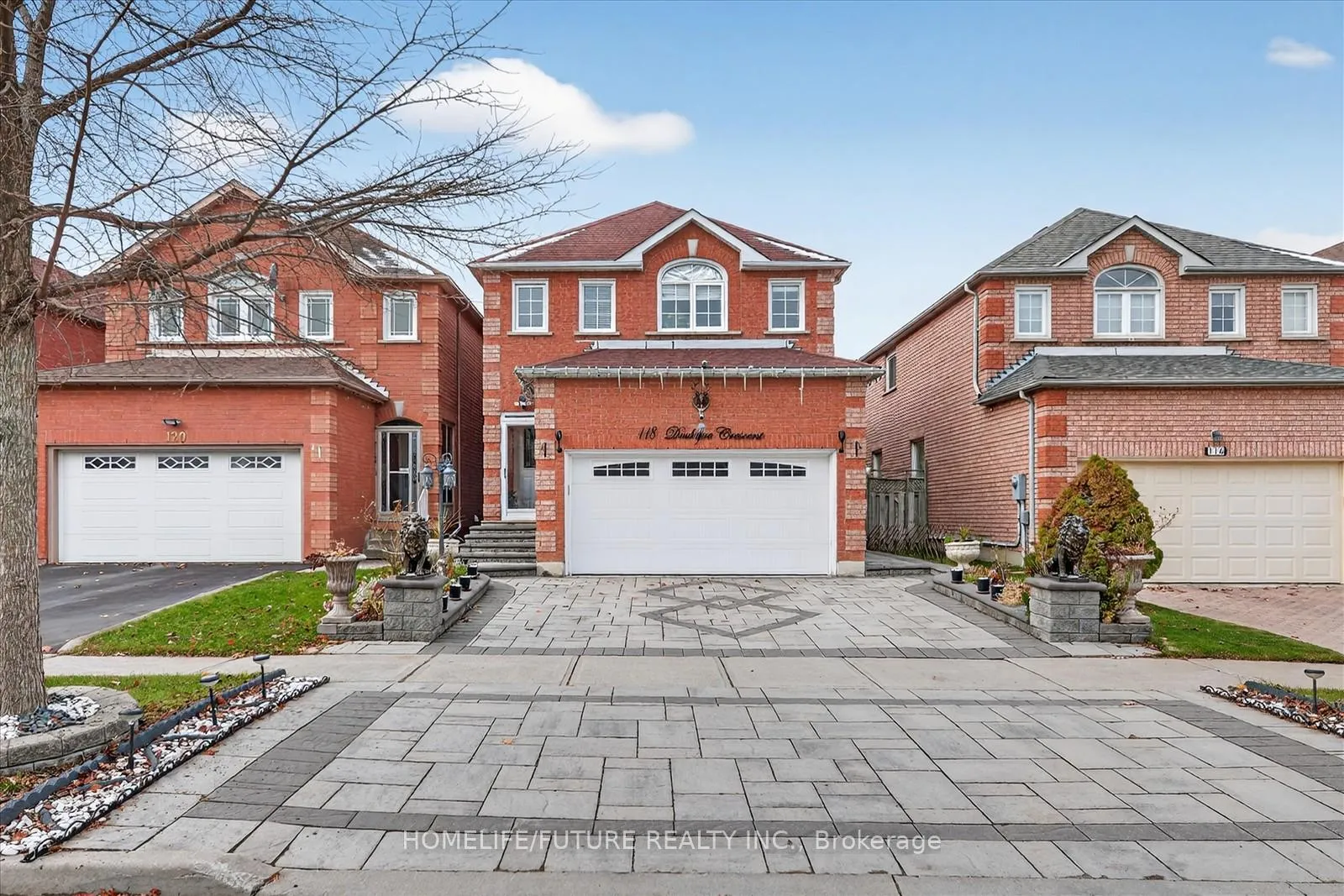 Photo 2 of 118 Doubtfire Crescent, Markham, Middlefield — HOMEH