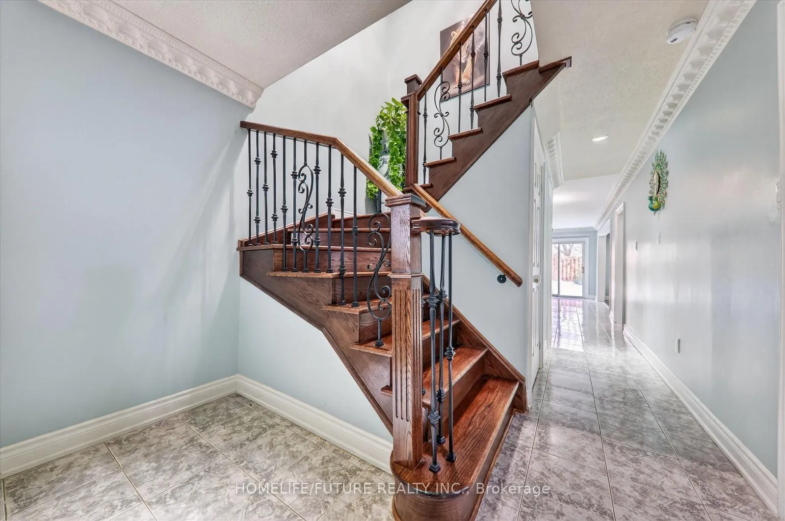 Photo 7 of 118 Doubtfire Crescent, Markham, Middlefield — HOMEH