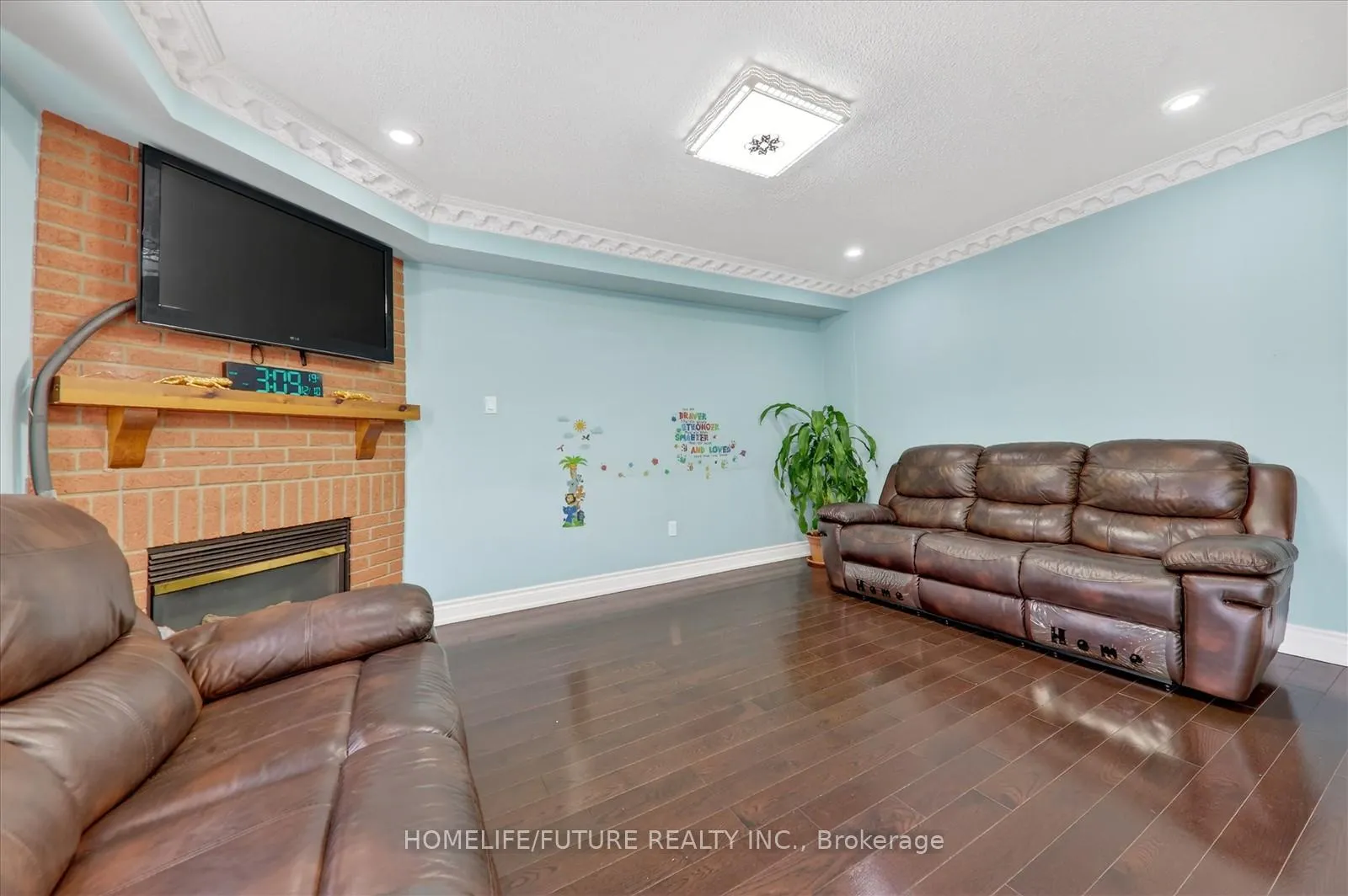 Photo 13 of 118 Doubtfire Crescent, Markham, Middlefield — HOMEH