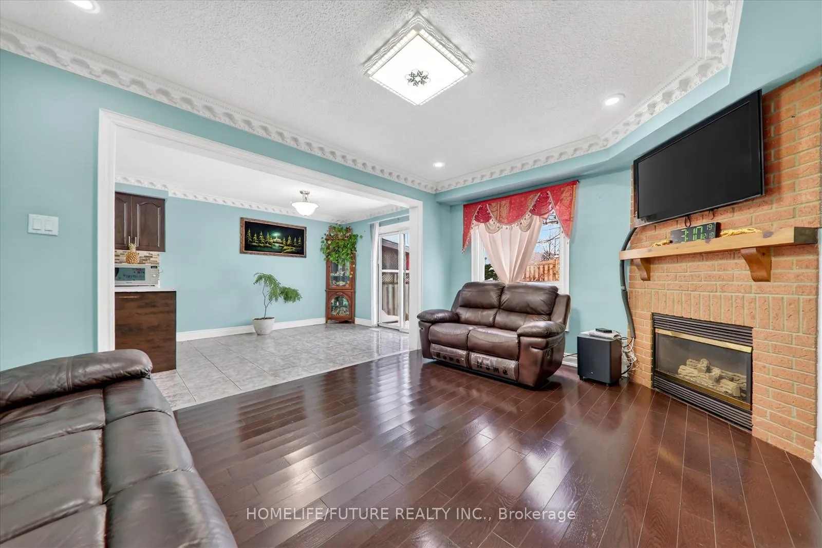Photo 14 of 118 Doubtfire Crescent, Markham, Middlefield — HOMEH