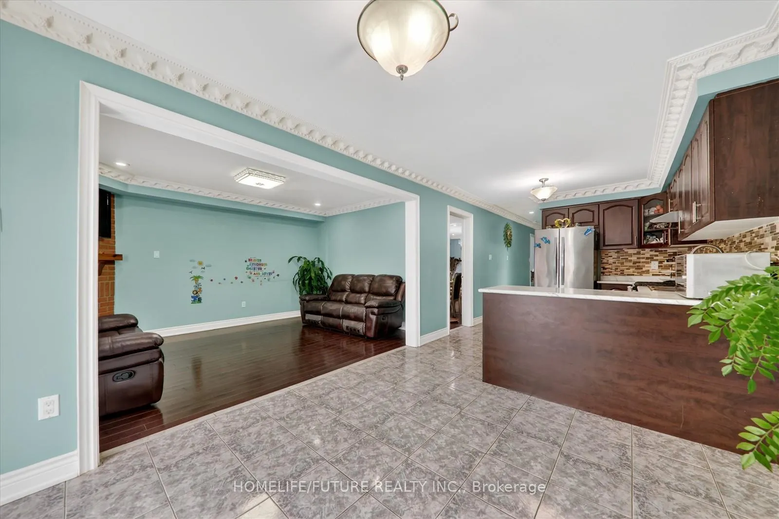 Photo 16 of 118 Doubtfire Crescent, Markham, Middlefield — HOMEH