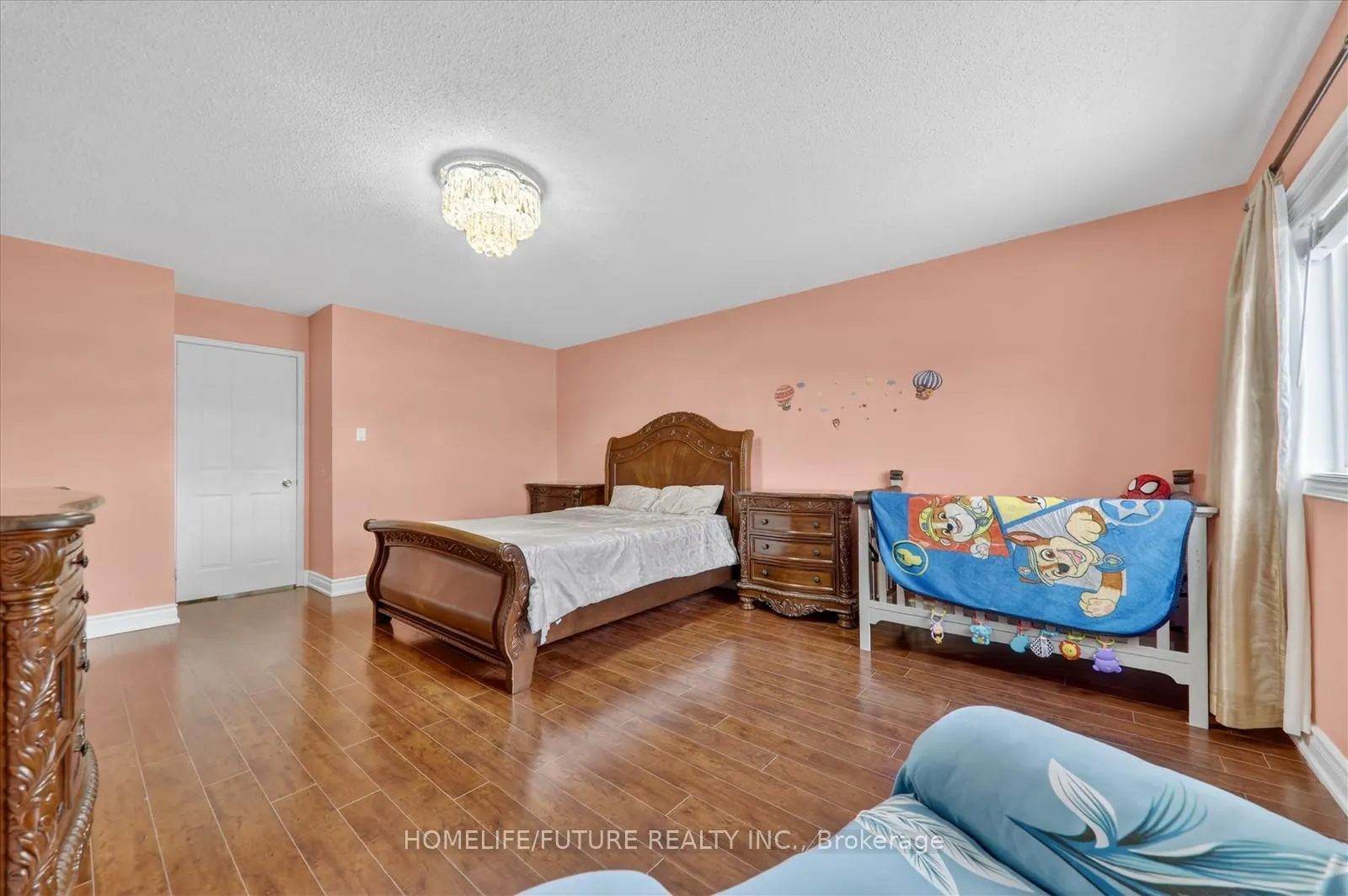 Photo 24 of 118 Doubtfire Crescent, Markham, Middlefield — HOMEH