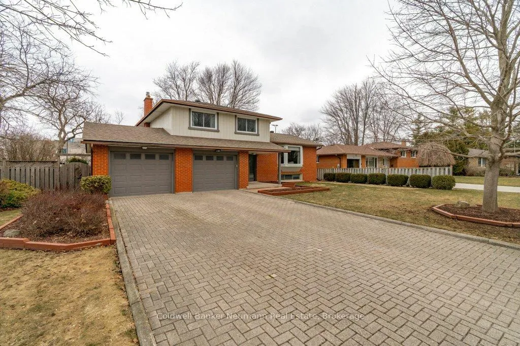 Photo 2 of 15 Hickory Street, Guelph, Kortright West — HOMEH