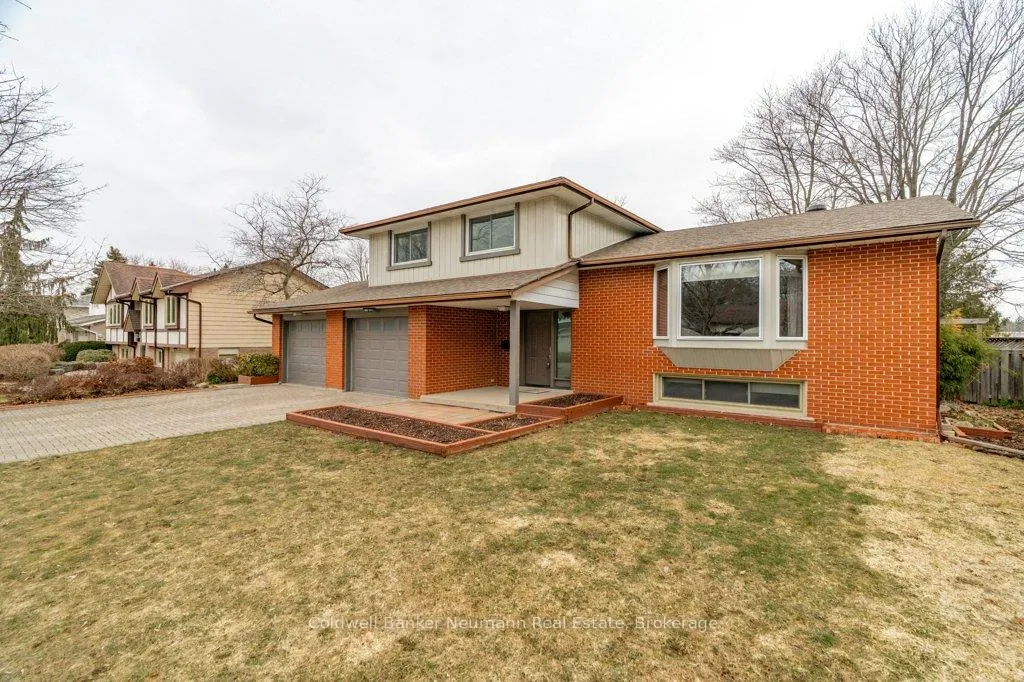 Photo 4 of 15 Hickory Street, Guelph, Kortright West — HOMEH