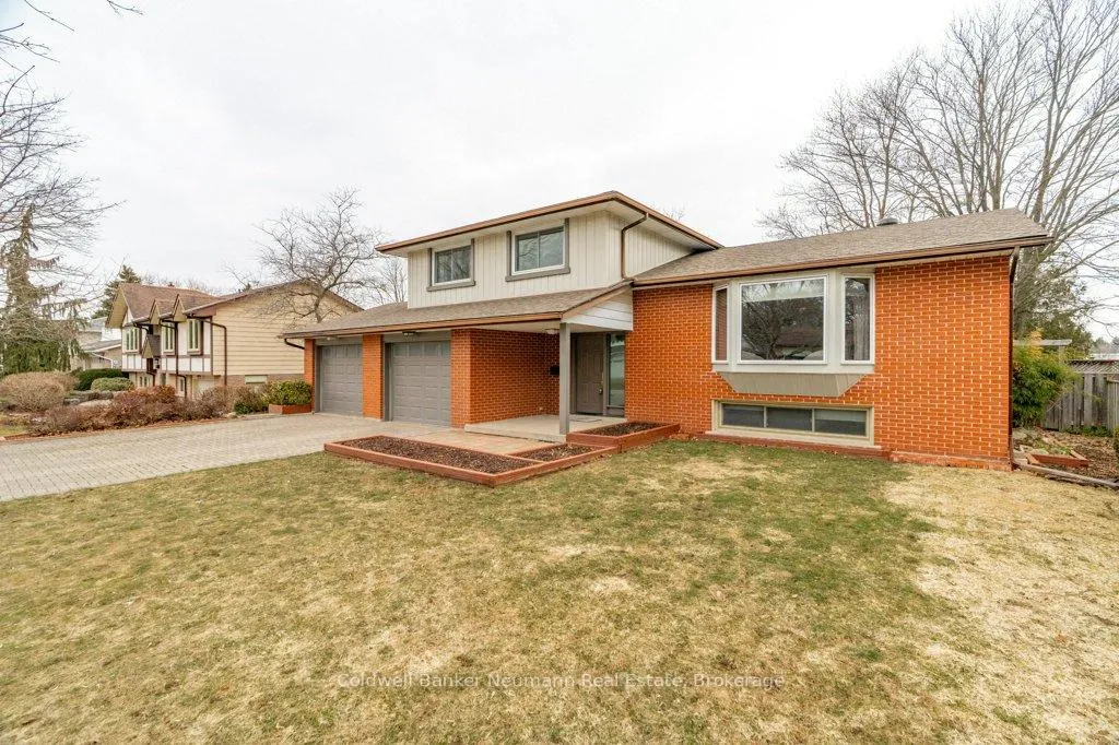 Photo 5 of 15 Hickory Street, Guelph, Kortright West — HOMEH