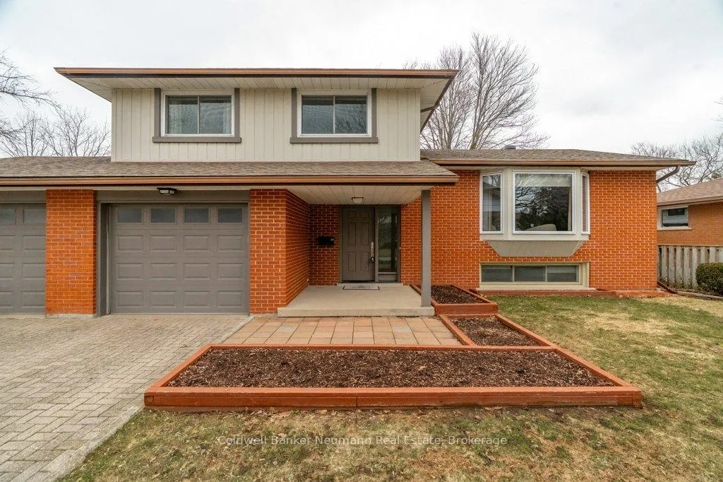 Photo 6 of 15 Hickory Street, Guelph, Kortright West — HOMEH