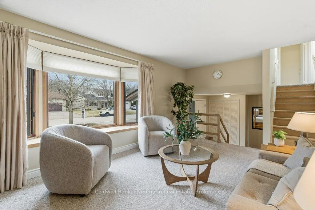 Photo 12 of 15 Hickory Street, Guelph, Kortright West — HOMEH