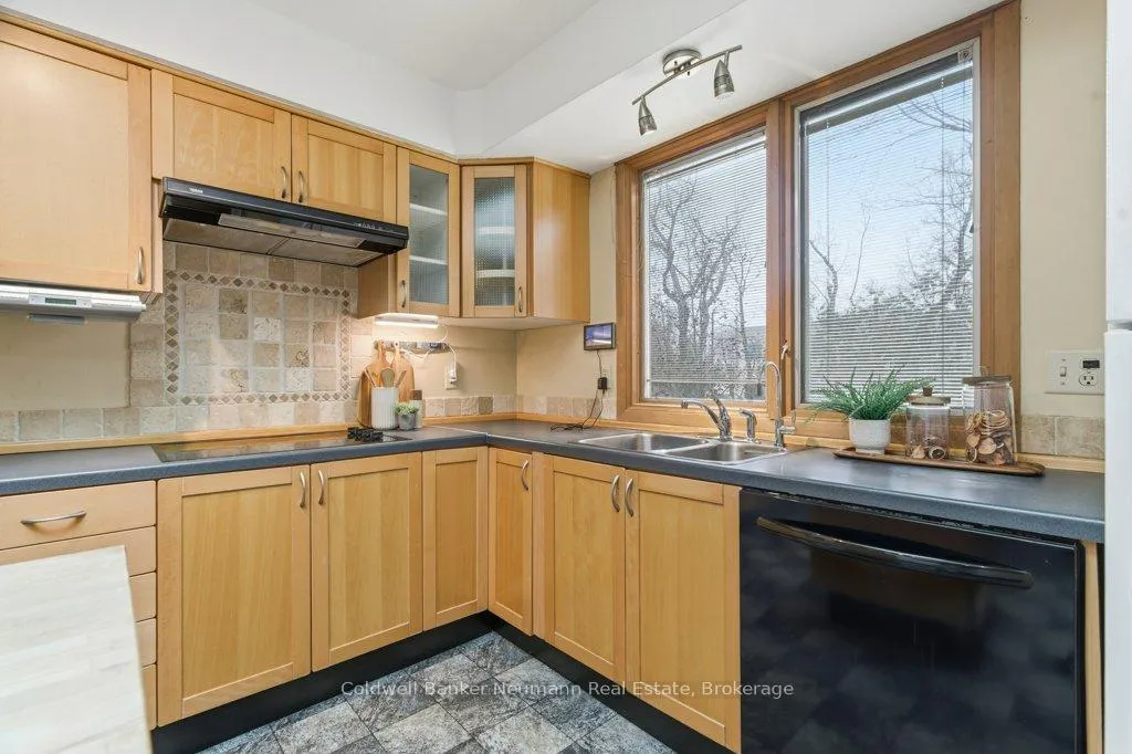 Photo 15 of 15 Hickory Street, Guelph, Kortright West — HOMEH