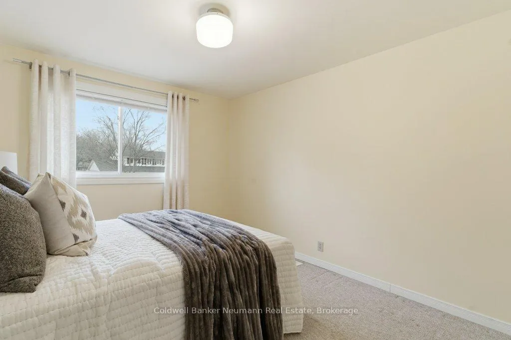Photo 26 of 15 Hickory Street, Guelph, Kortright West — HOMEH